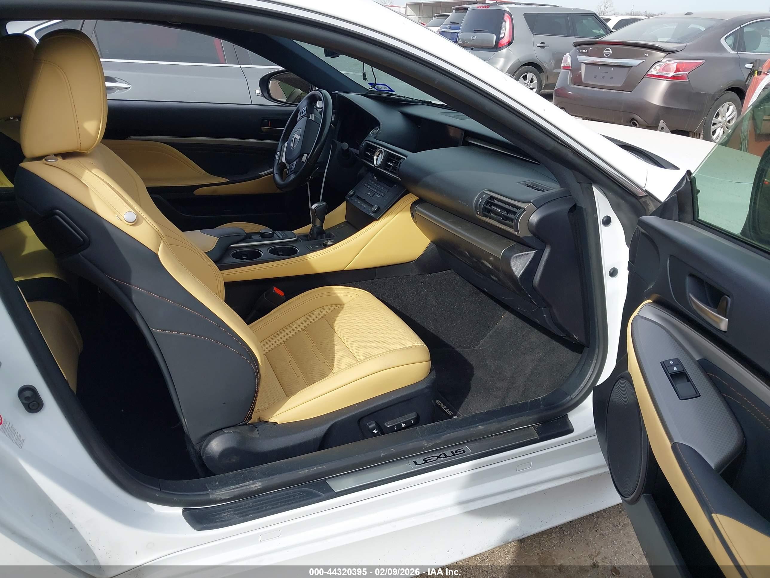 LEXUS RC image 5