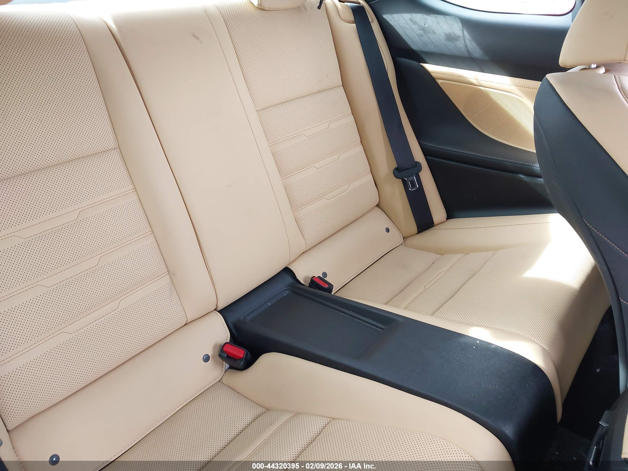 LEXUS RC image 8