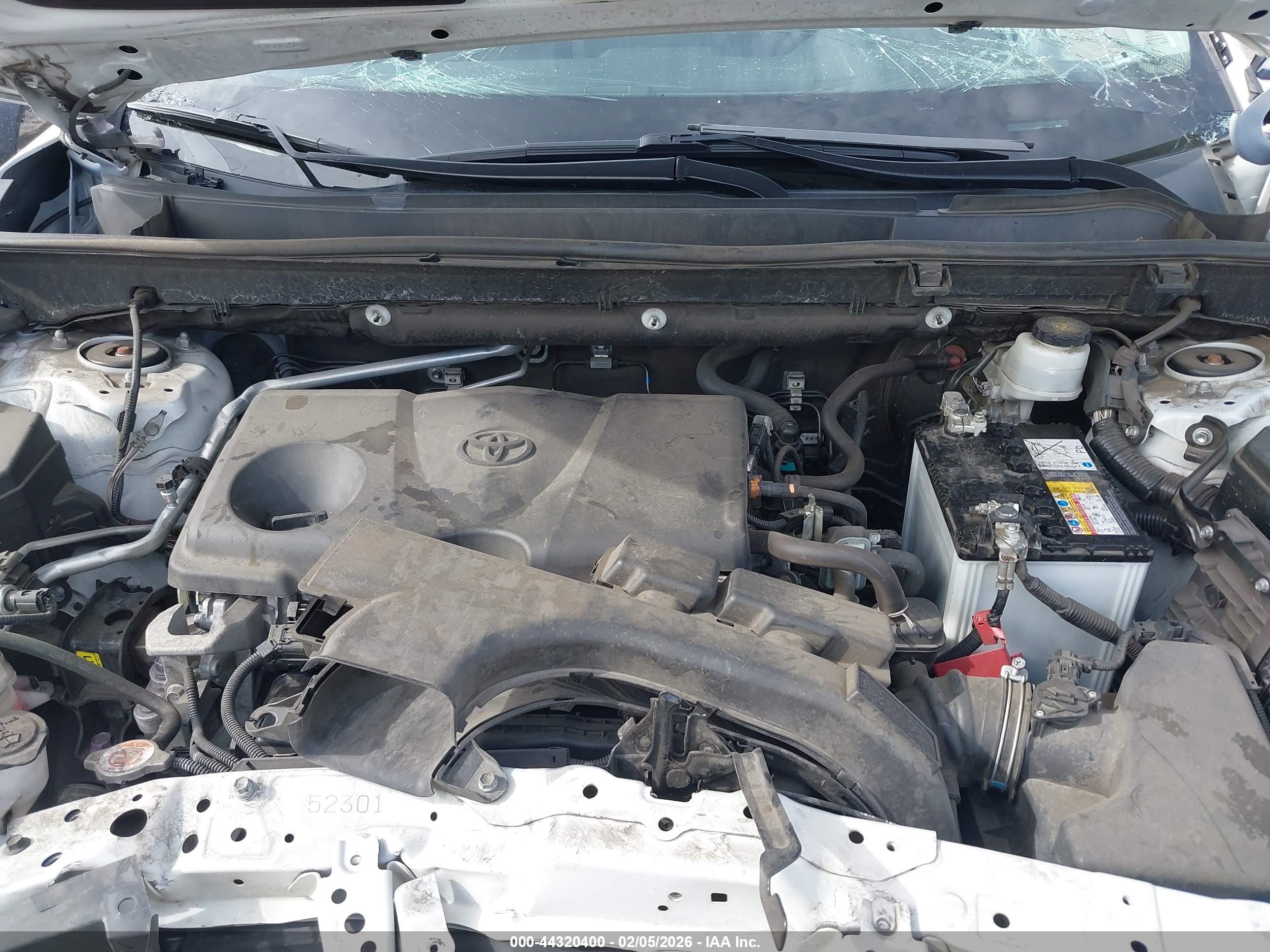TOYOTA RAV4 image 10