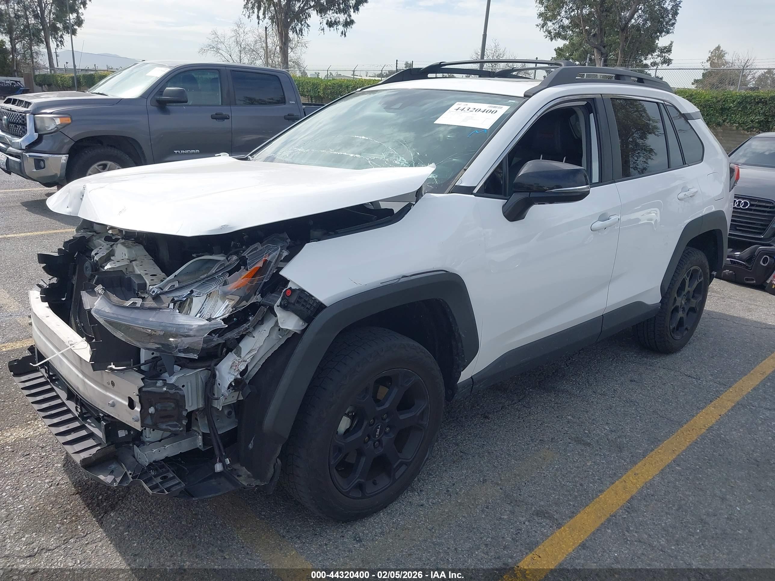 TOYOTA RAV4 image 2