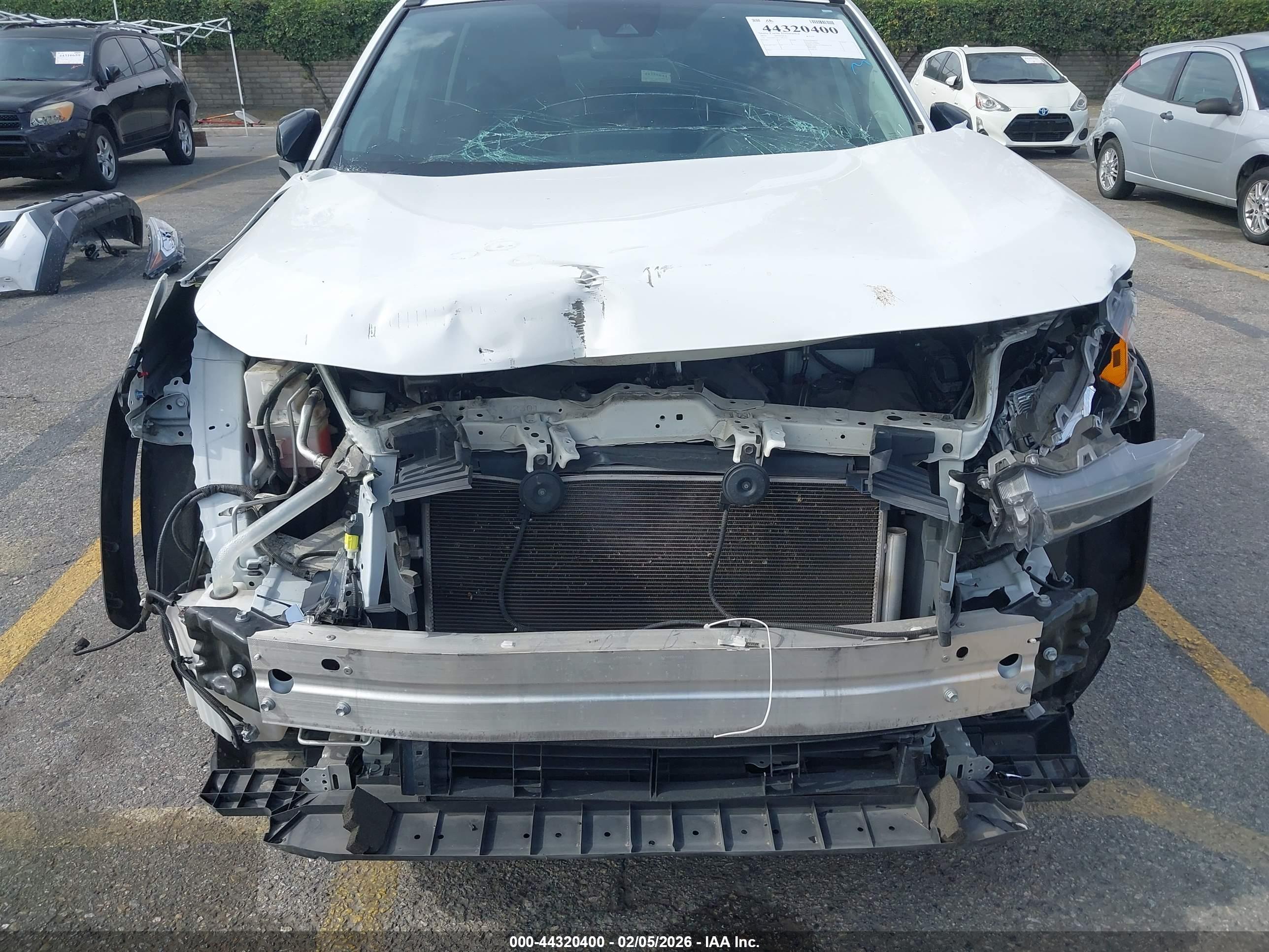 TOYOTA RAV4 image 6