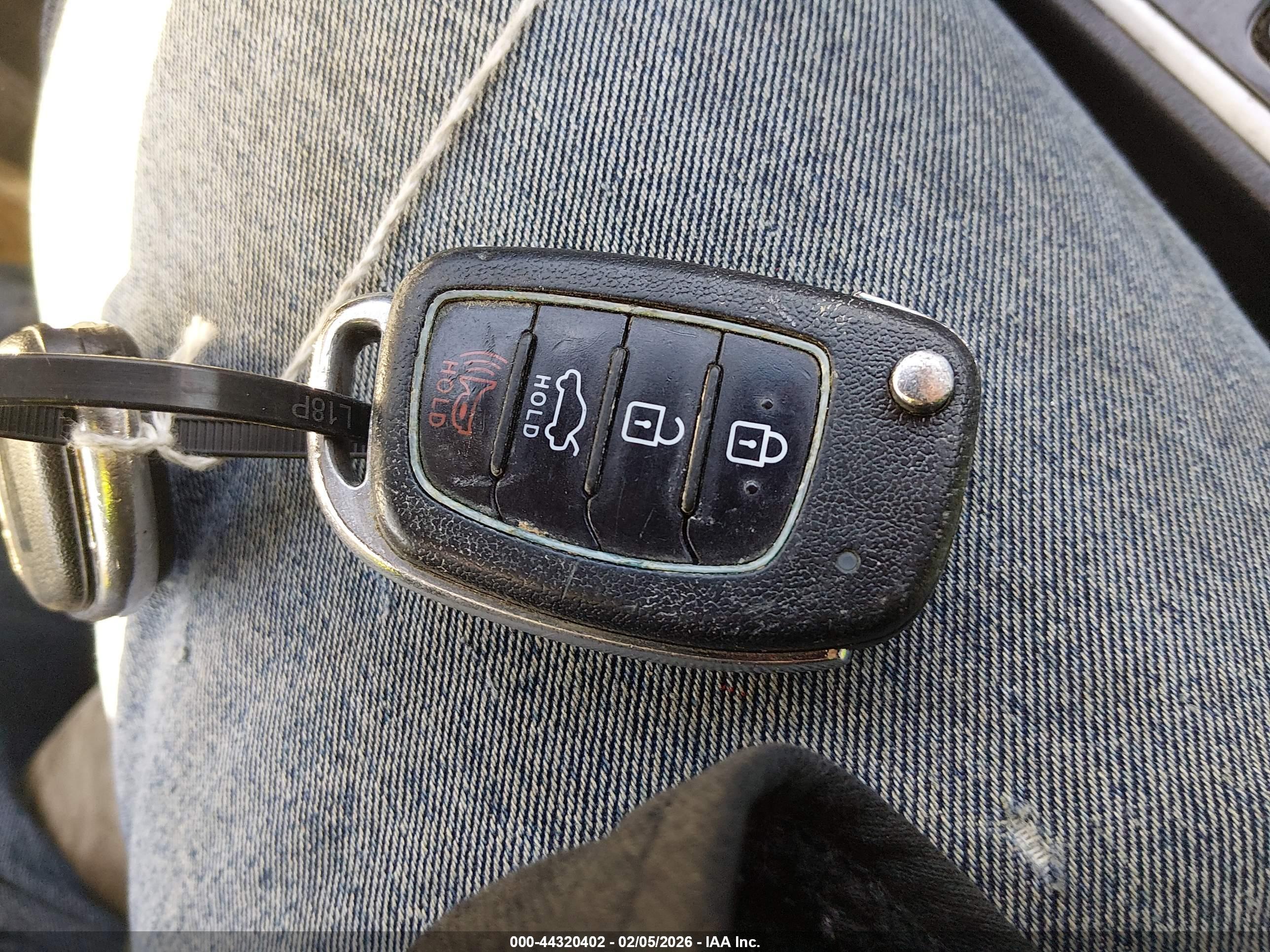 HYUNDAI SONATA image 11