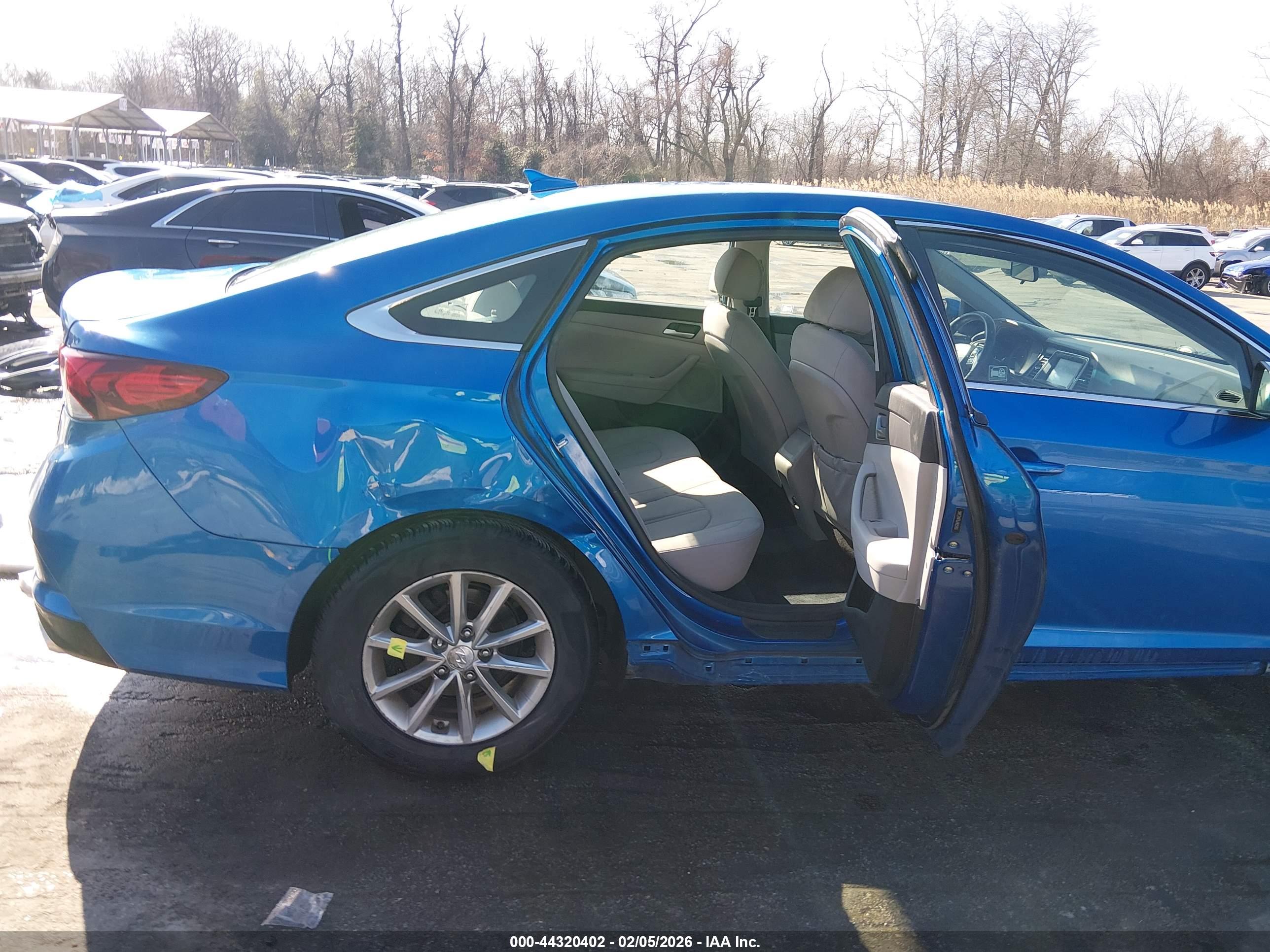HYUNDAI SONATA image 8