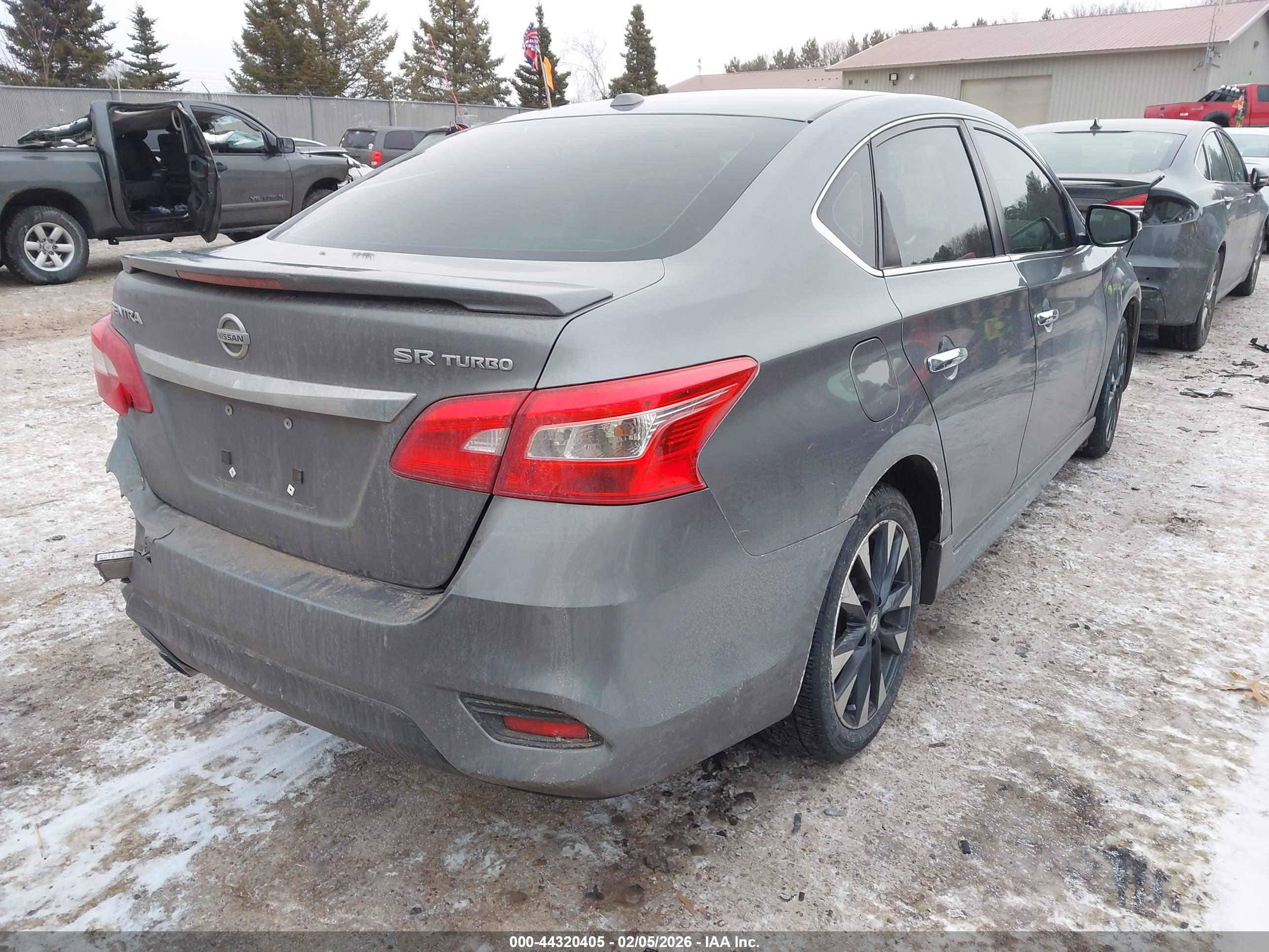 NISSAN SENTRA image 4