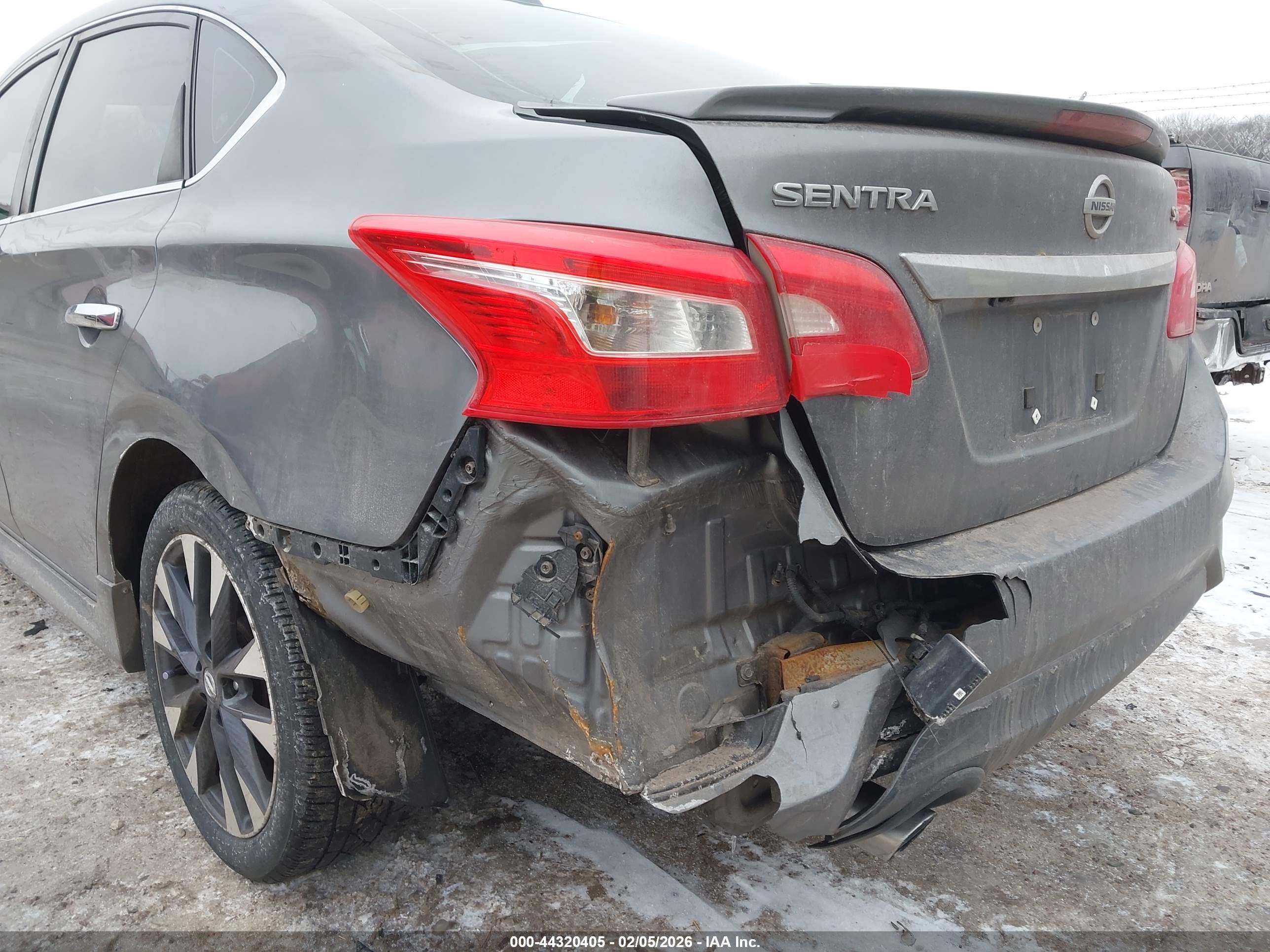 NISSAN SENTRA image 6