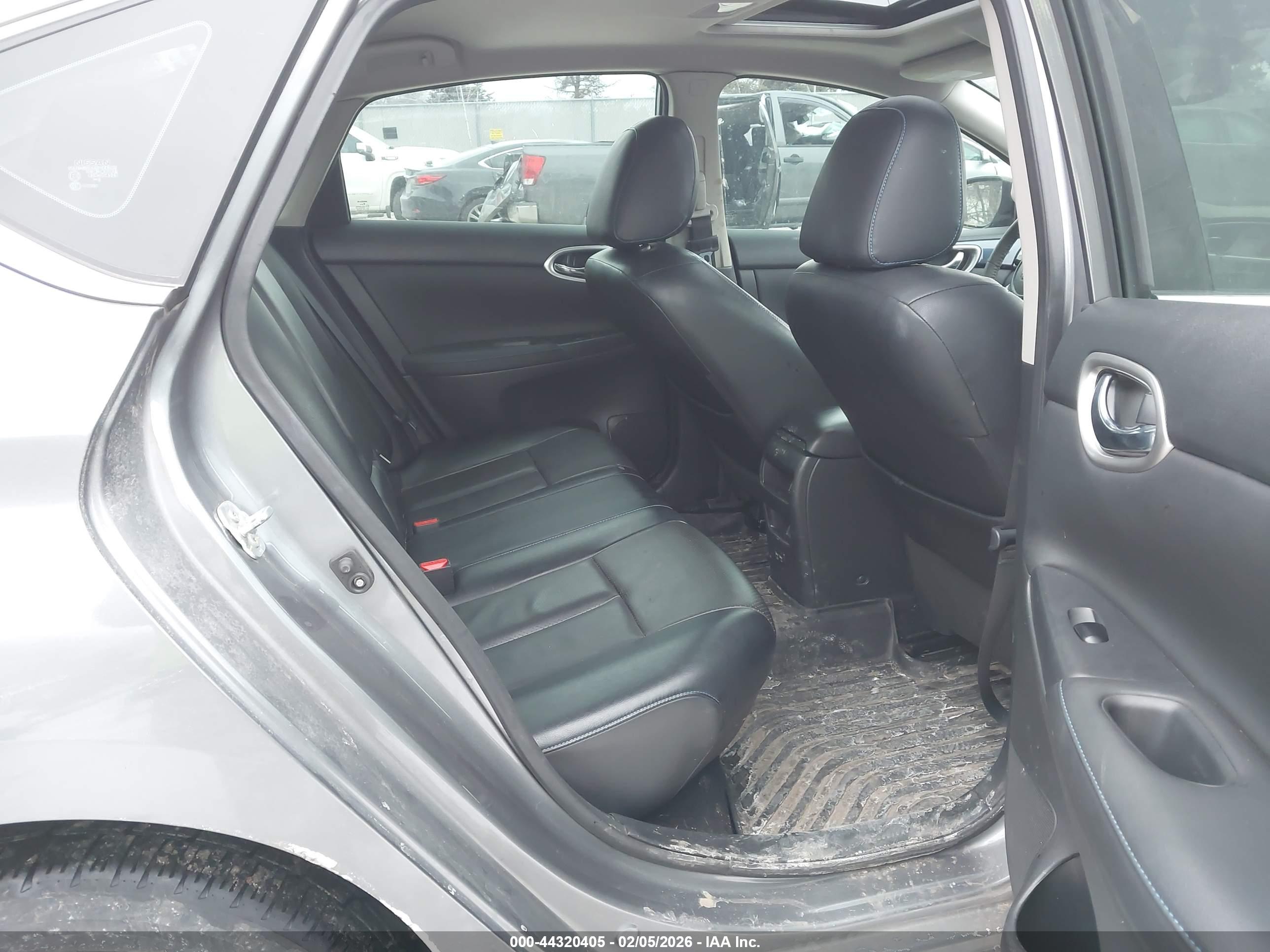NISSAN SENTRA image 8