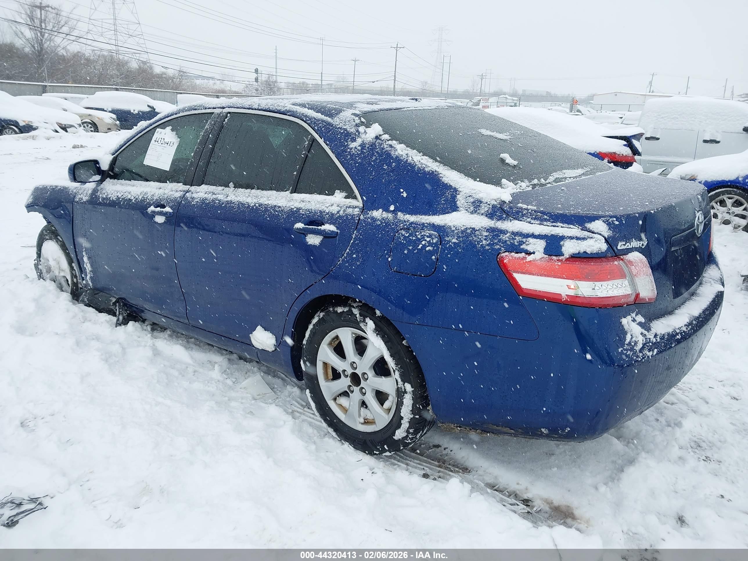 TOYOTA CAMRY image 3