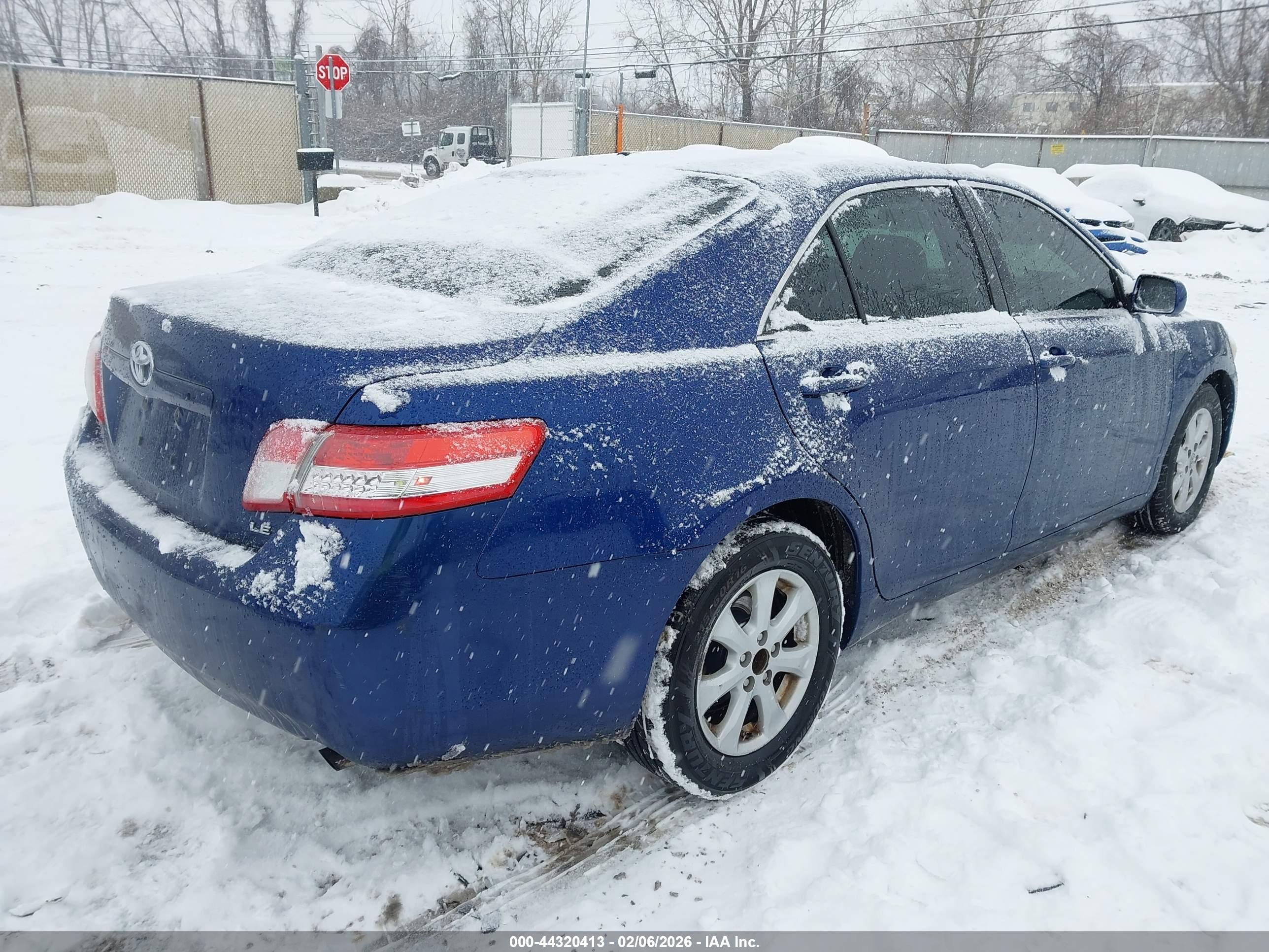TOYOTA CAMRY image 4
