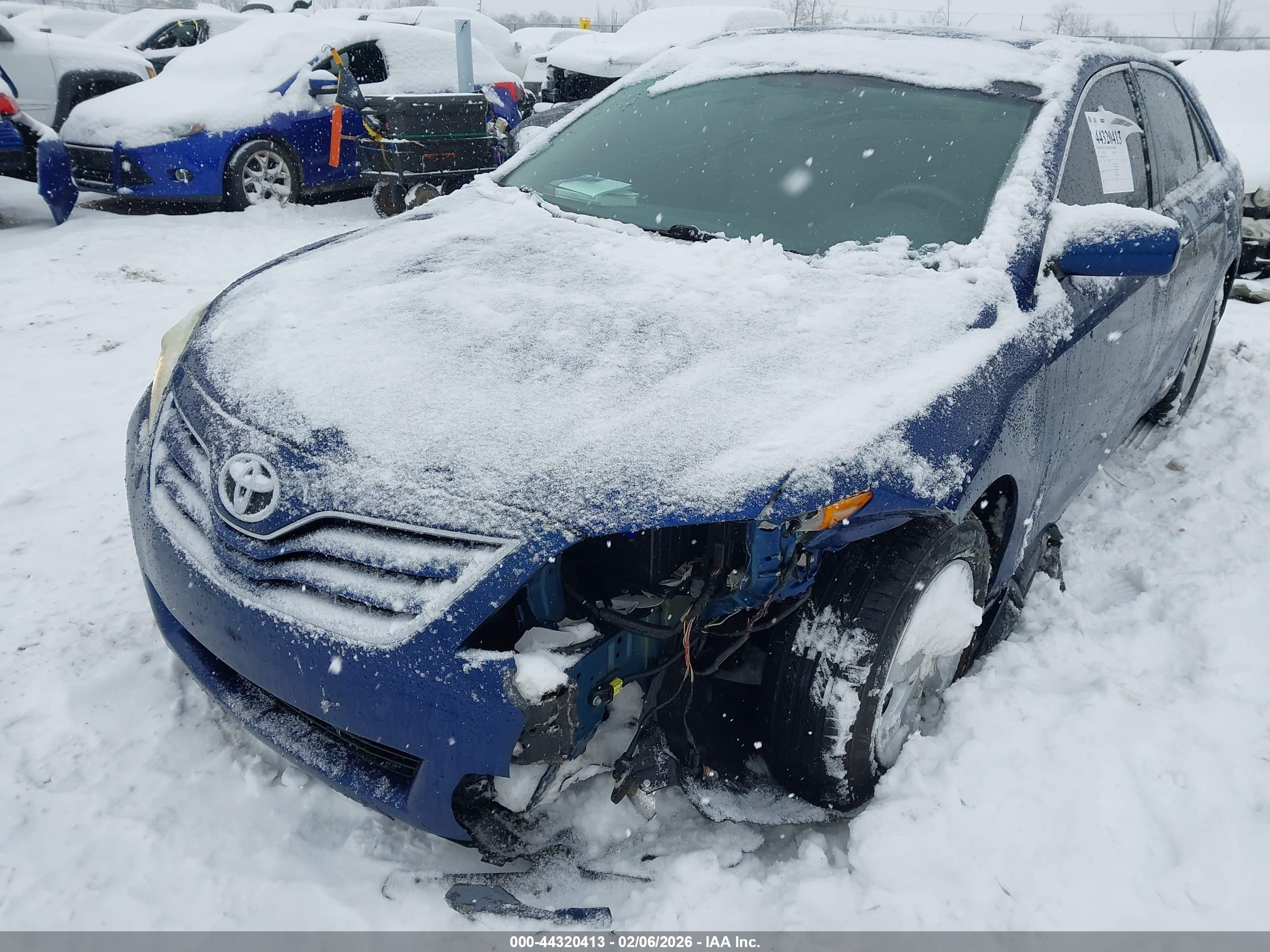 TOYOTA CAMRY image 6