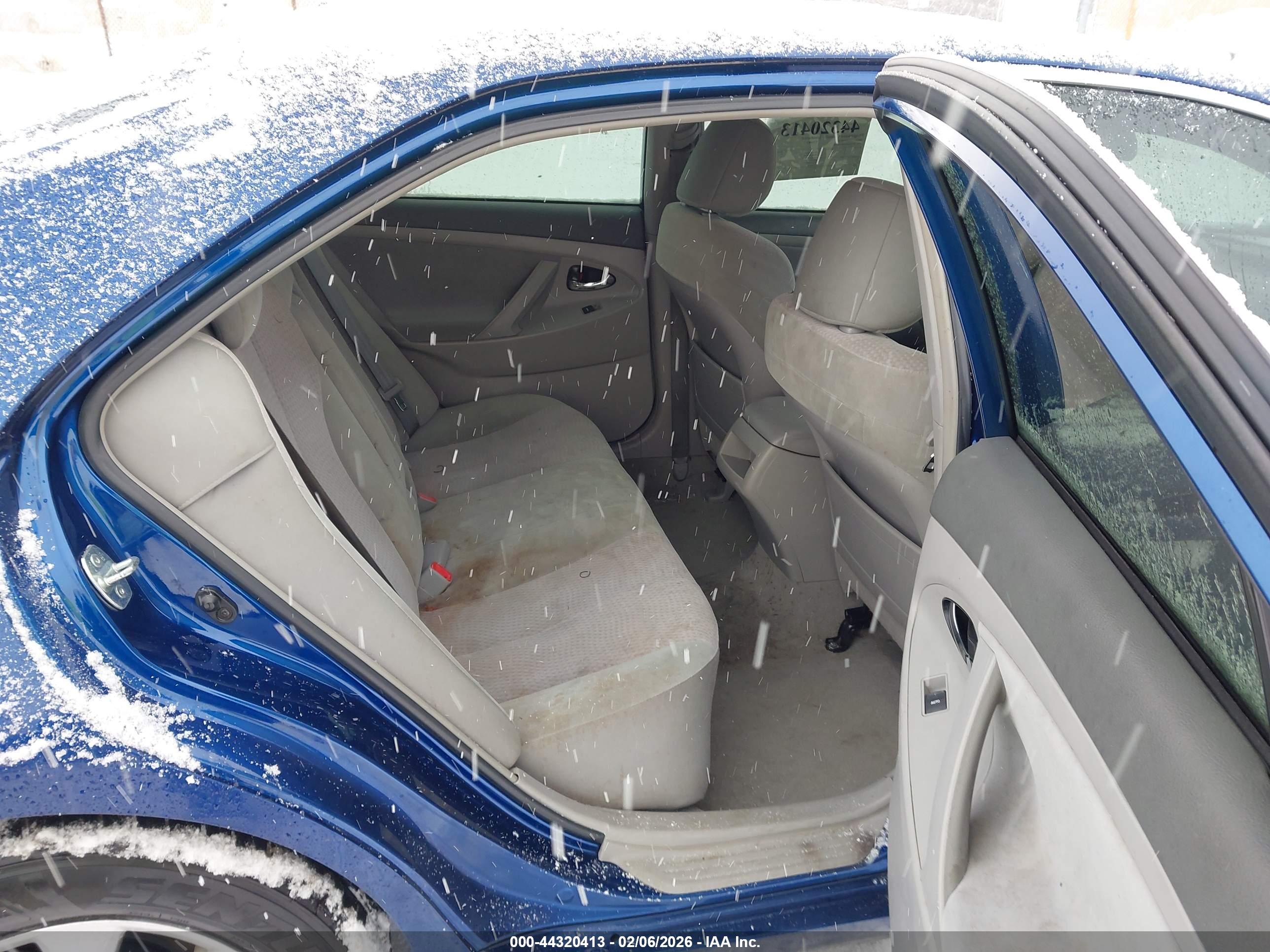 TOYOTA CAMRY image 8