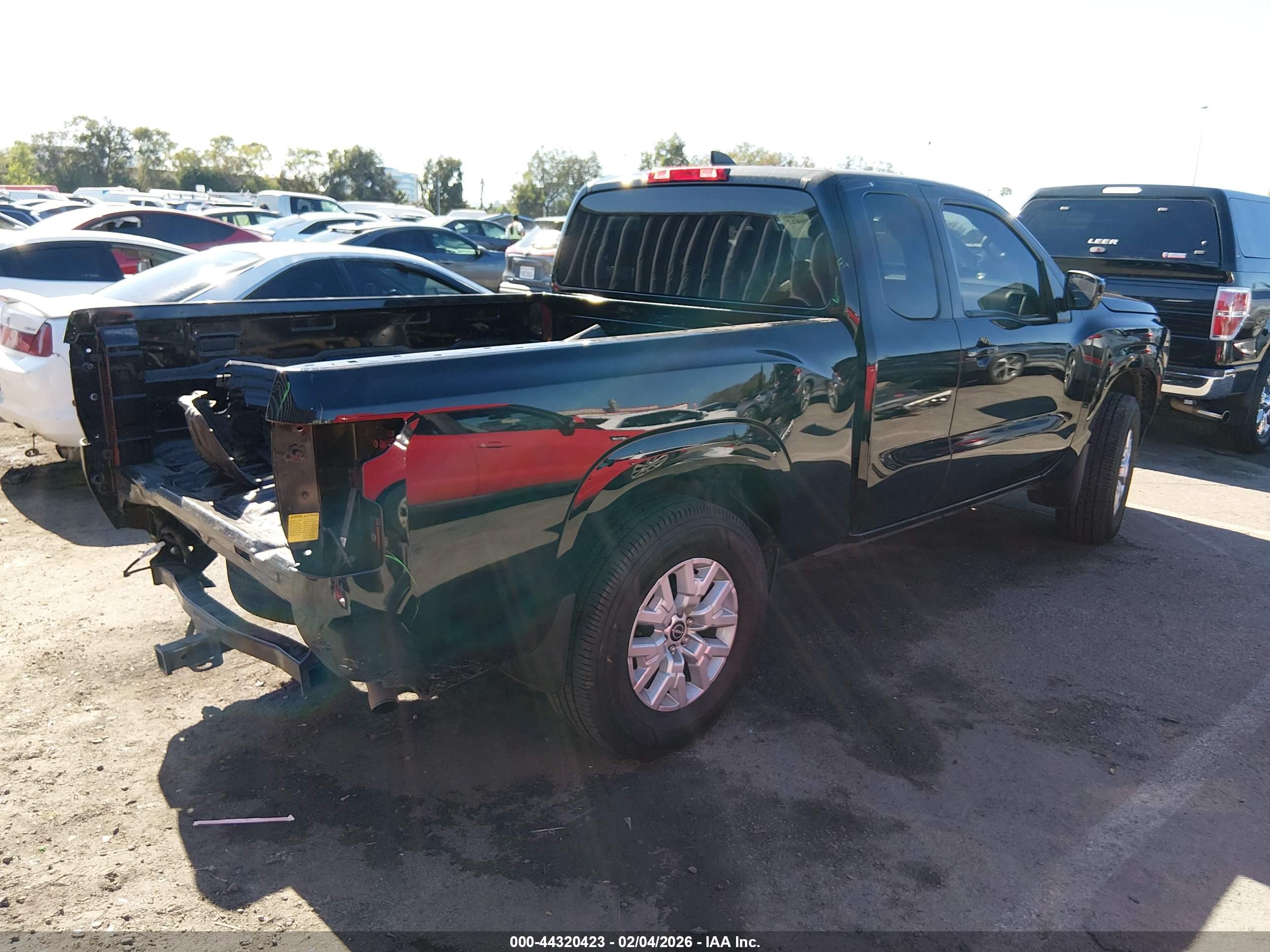 NISSAN FRONTIER image 4
