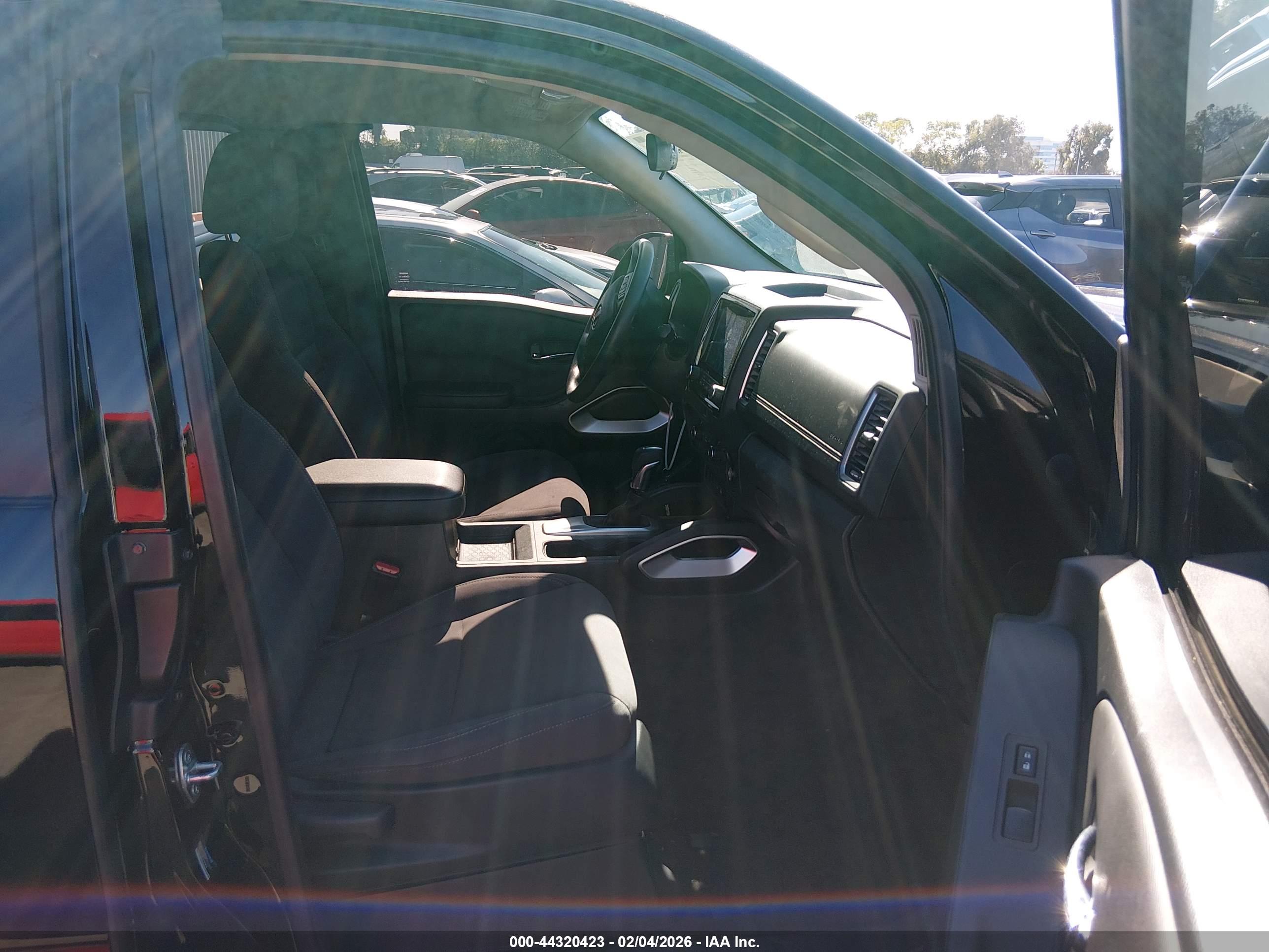 NISSAN FRONTIER image 5