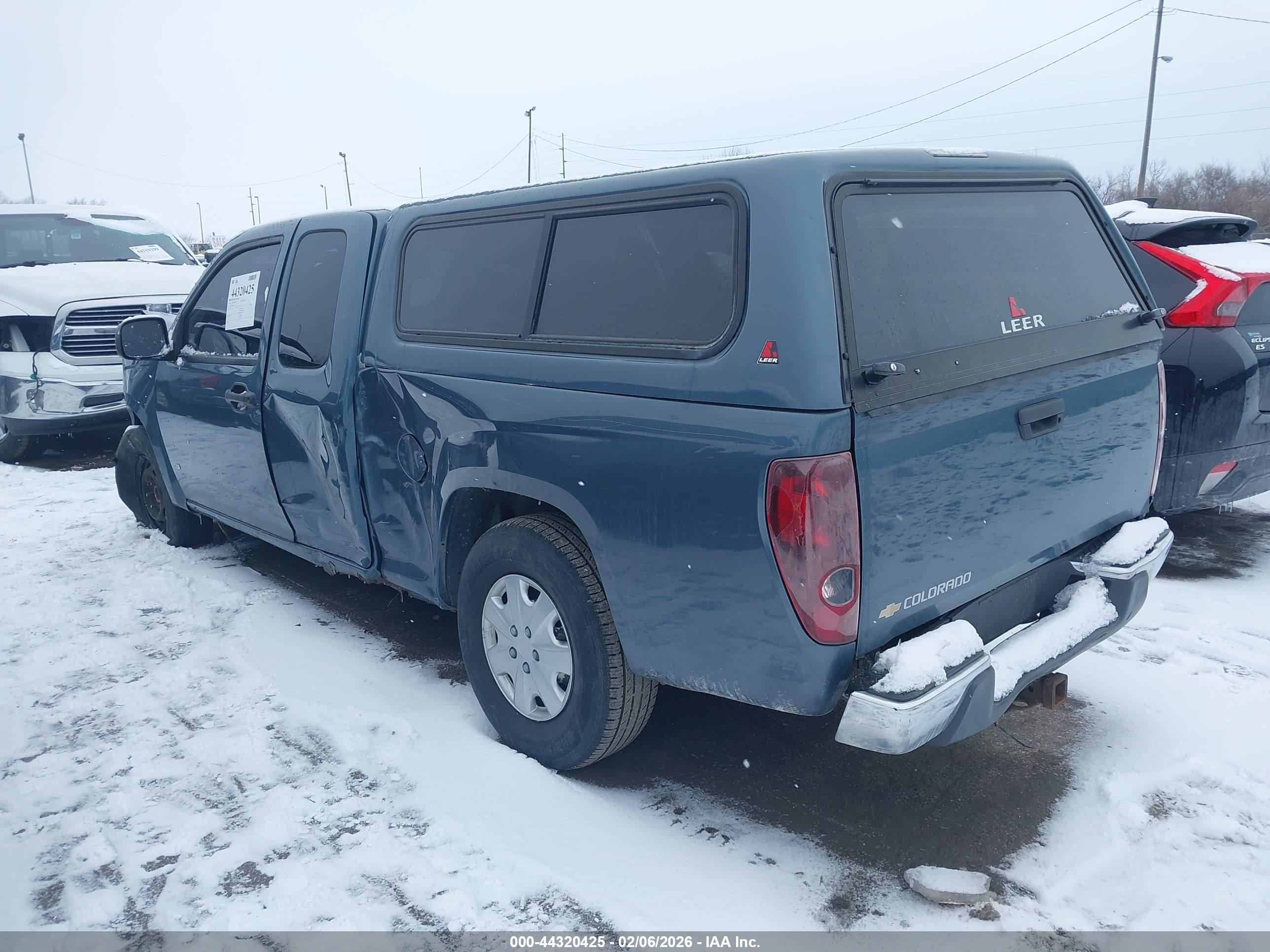 CHEVROLET COLORADO image 3