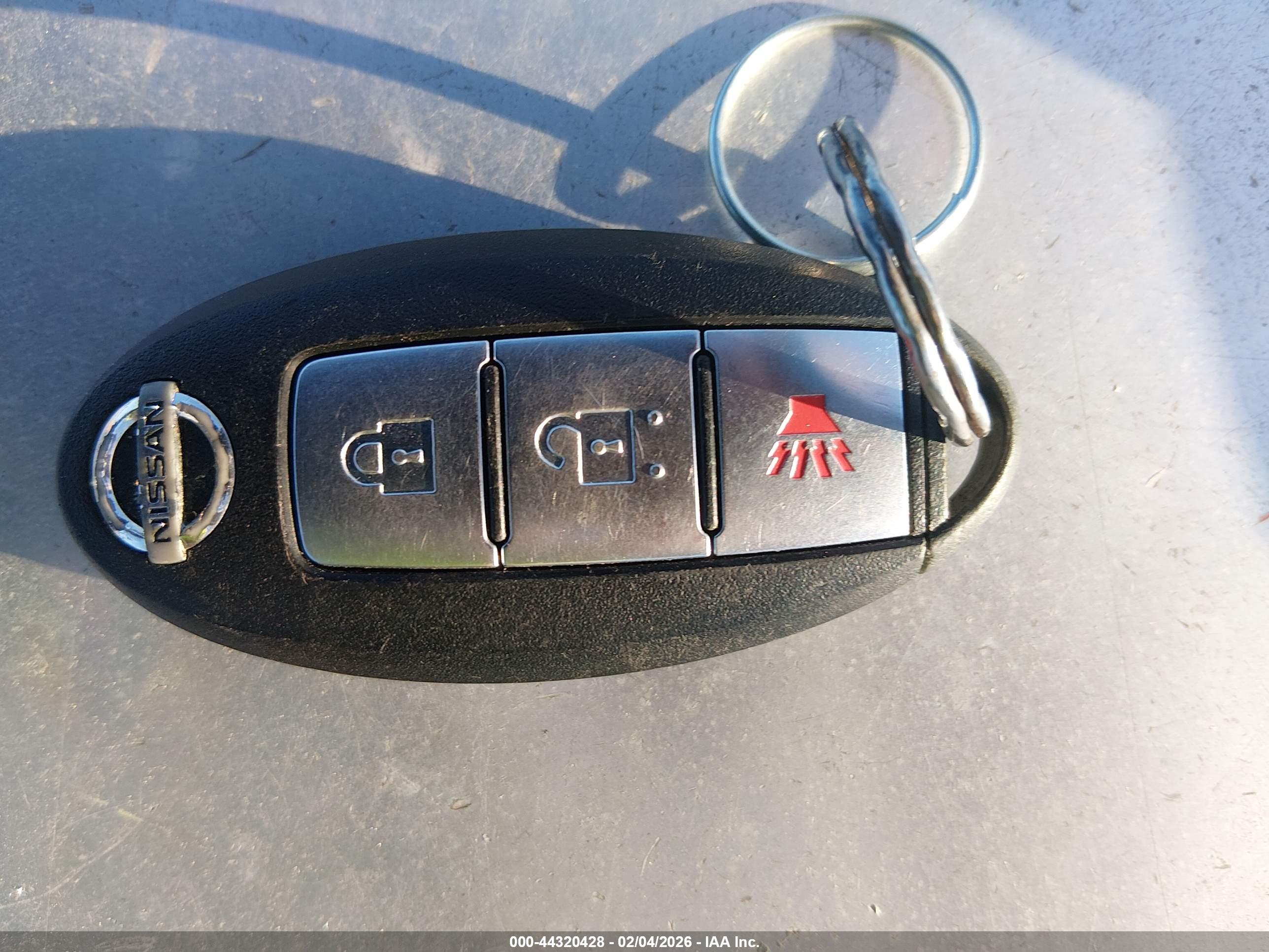 NISSAN ROGUE image 11