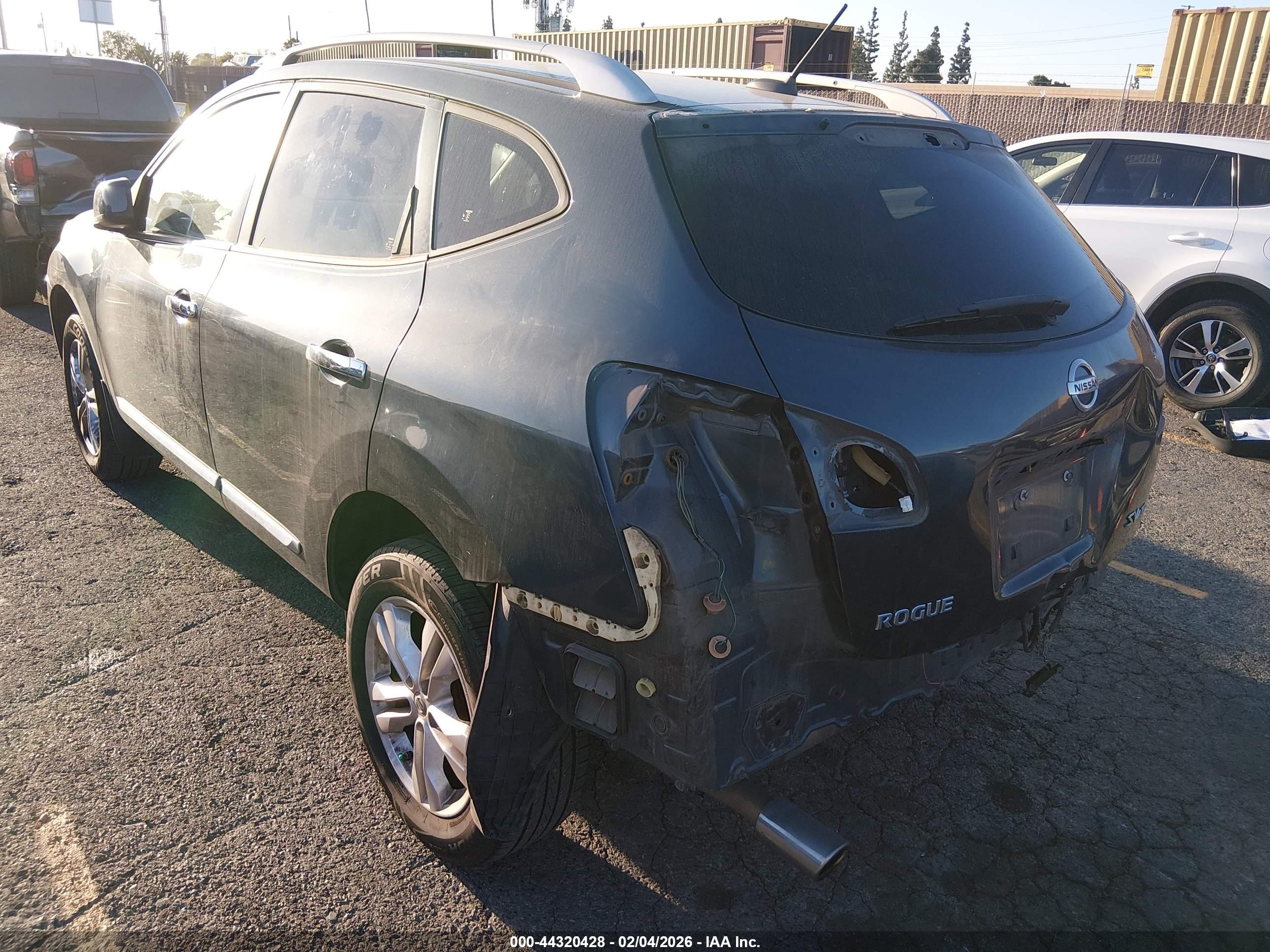 NISSAN ROGUE image 3
