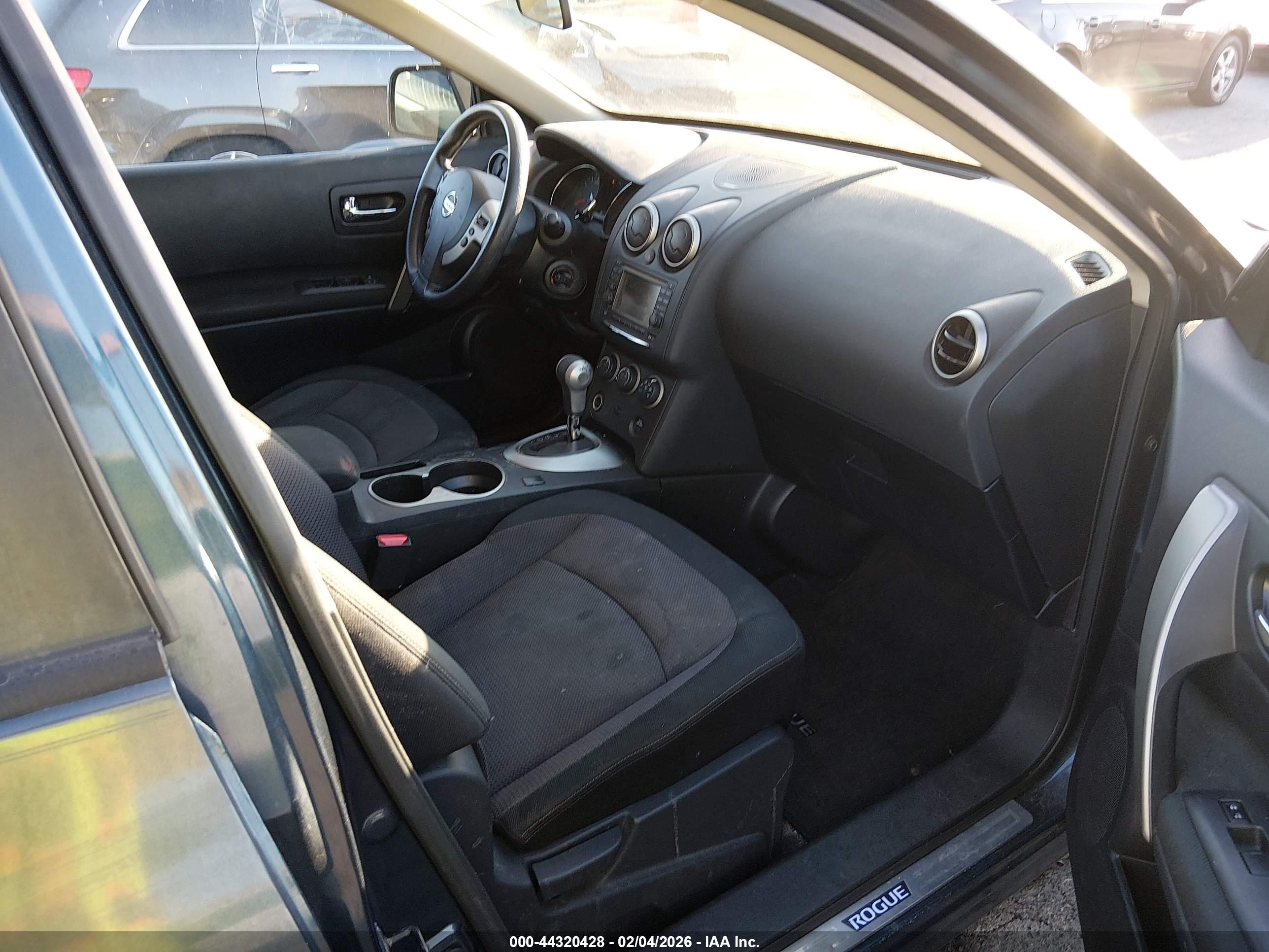 NISSAN ROGUE image 5