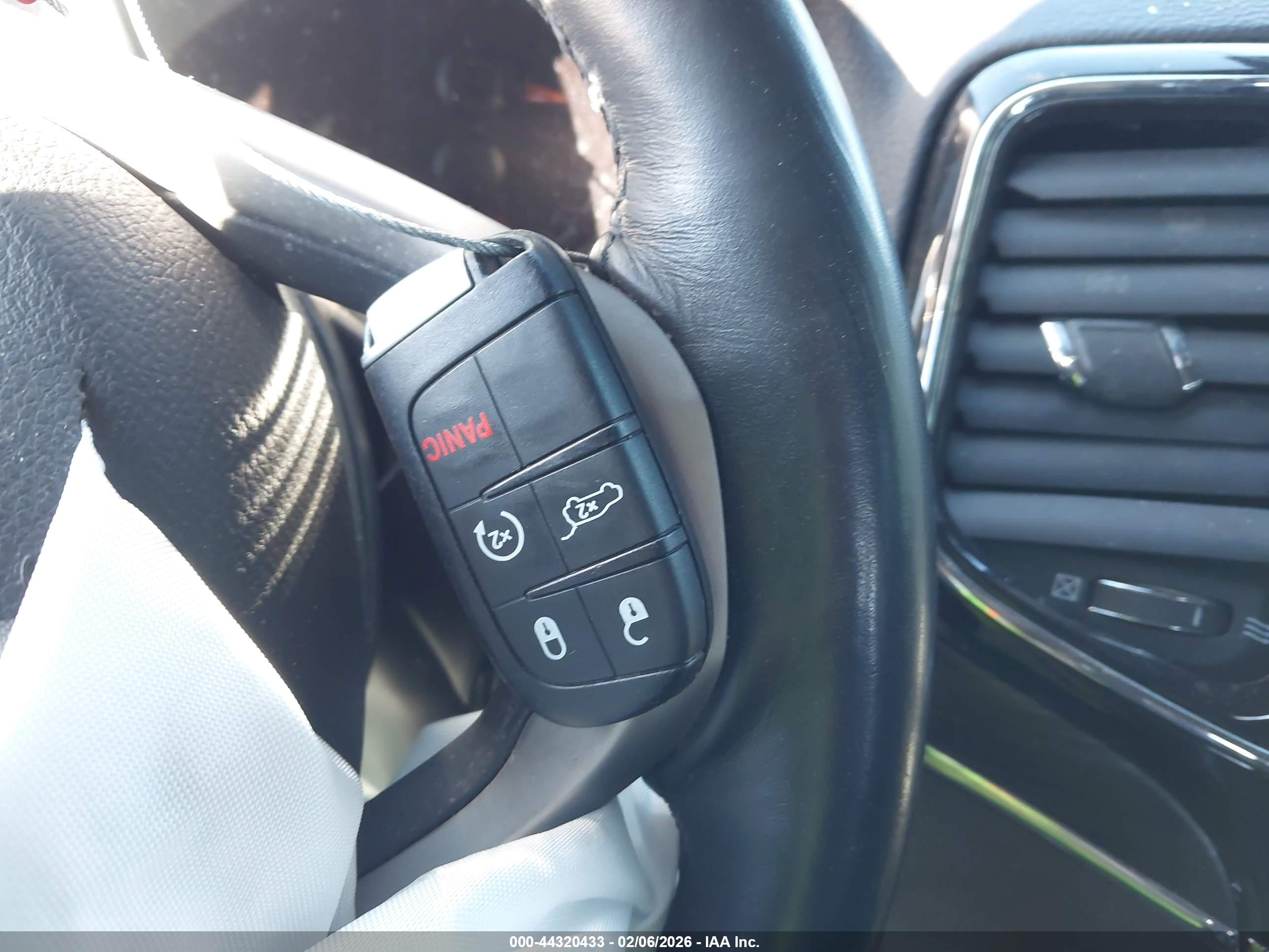 JEEP GRAND image 11