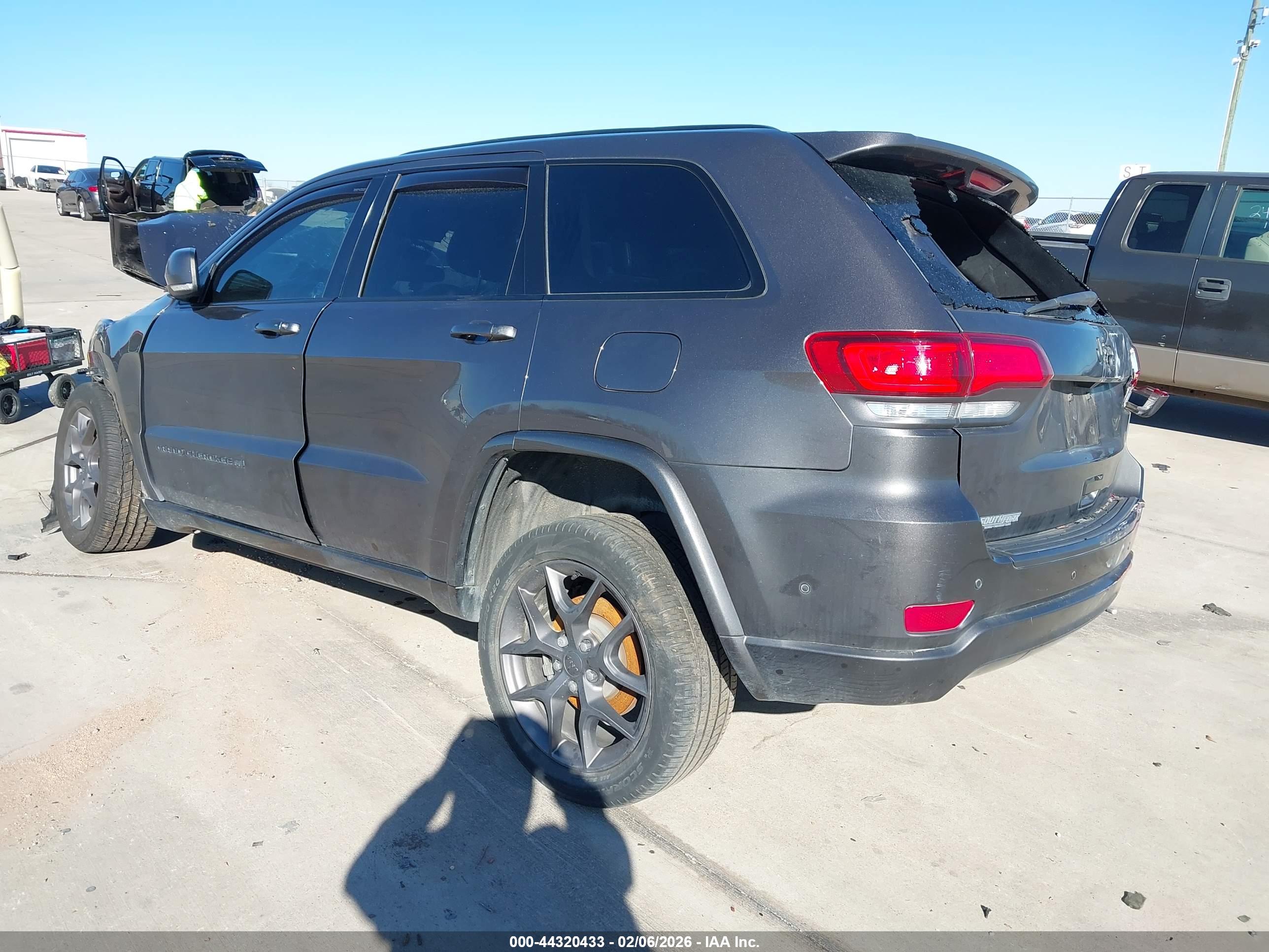 JEEP GRAND image 3