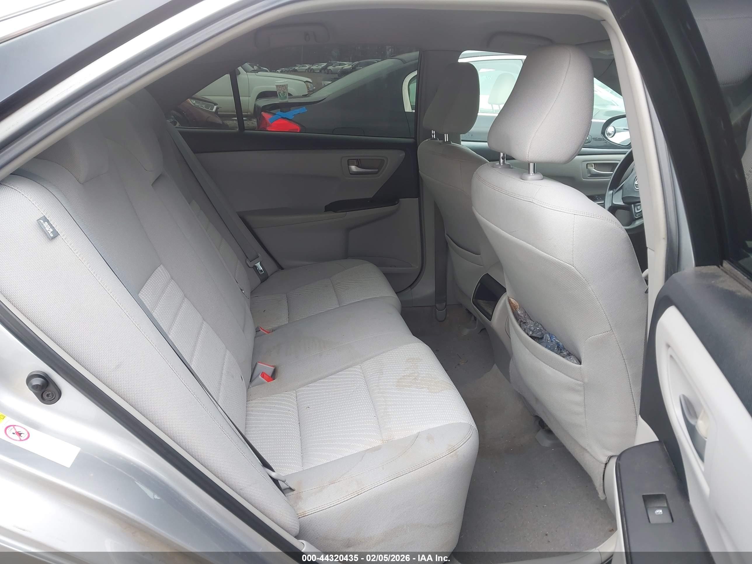 TOYOTA CAMRY image 8