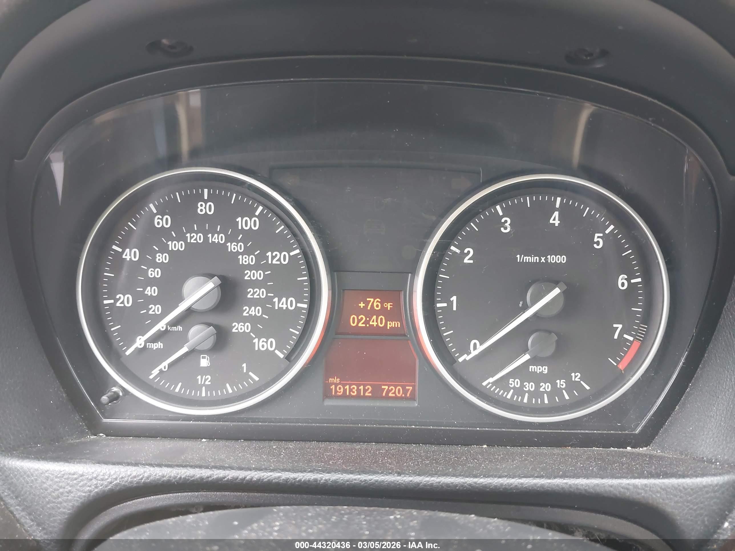 BMW 328I image 7
