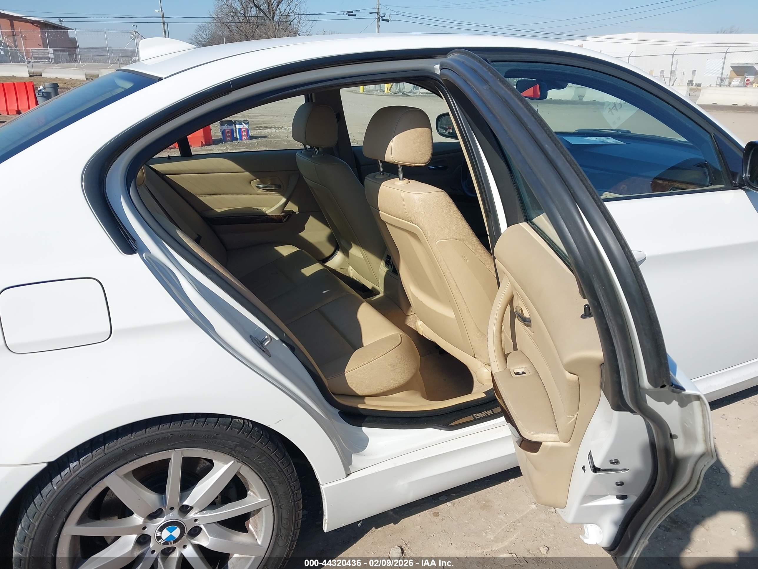BMW 328I image 8