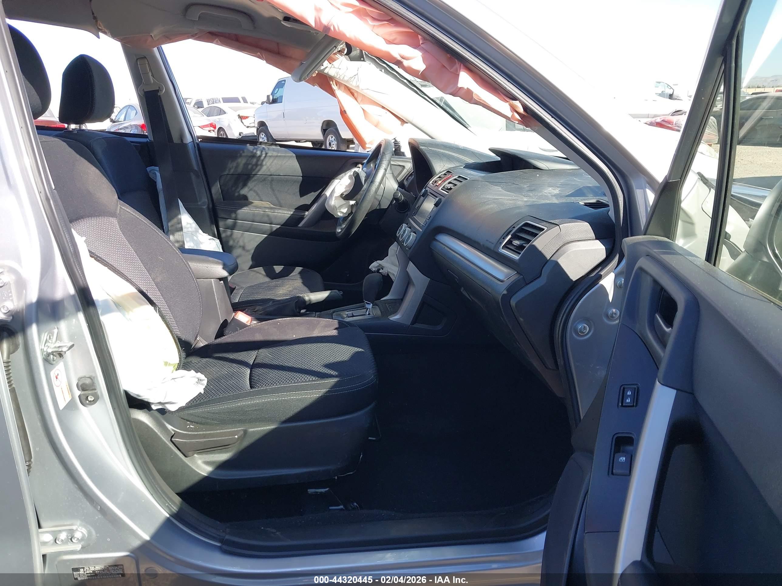 SUBARU FORESTER image 5
