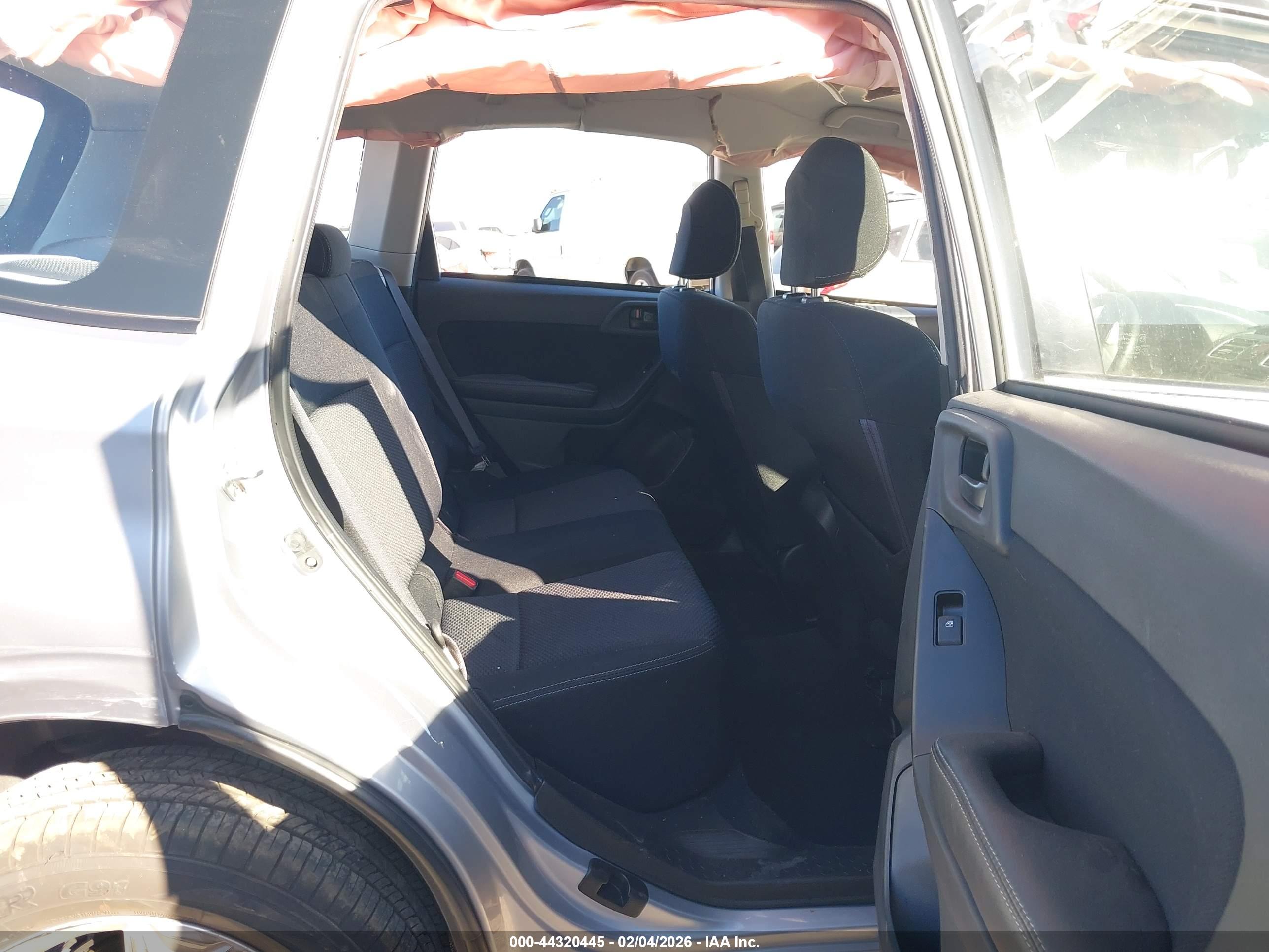 SUBARU FORESTER image 8
