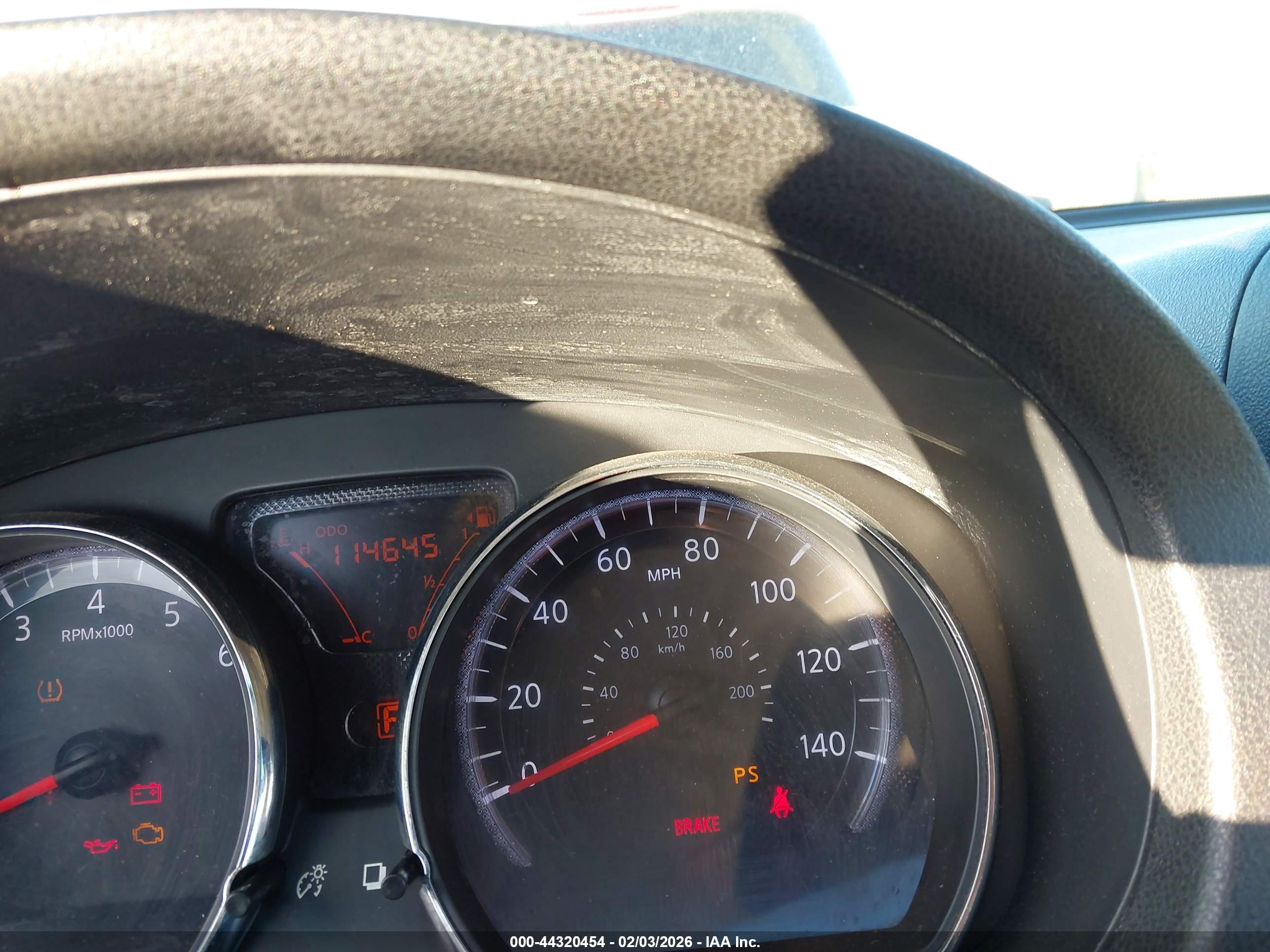NISSAN VERSA image 7