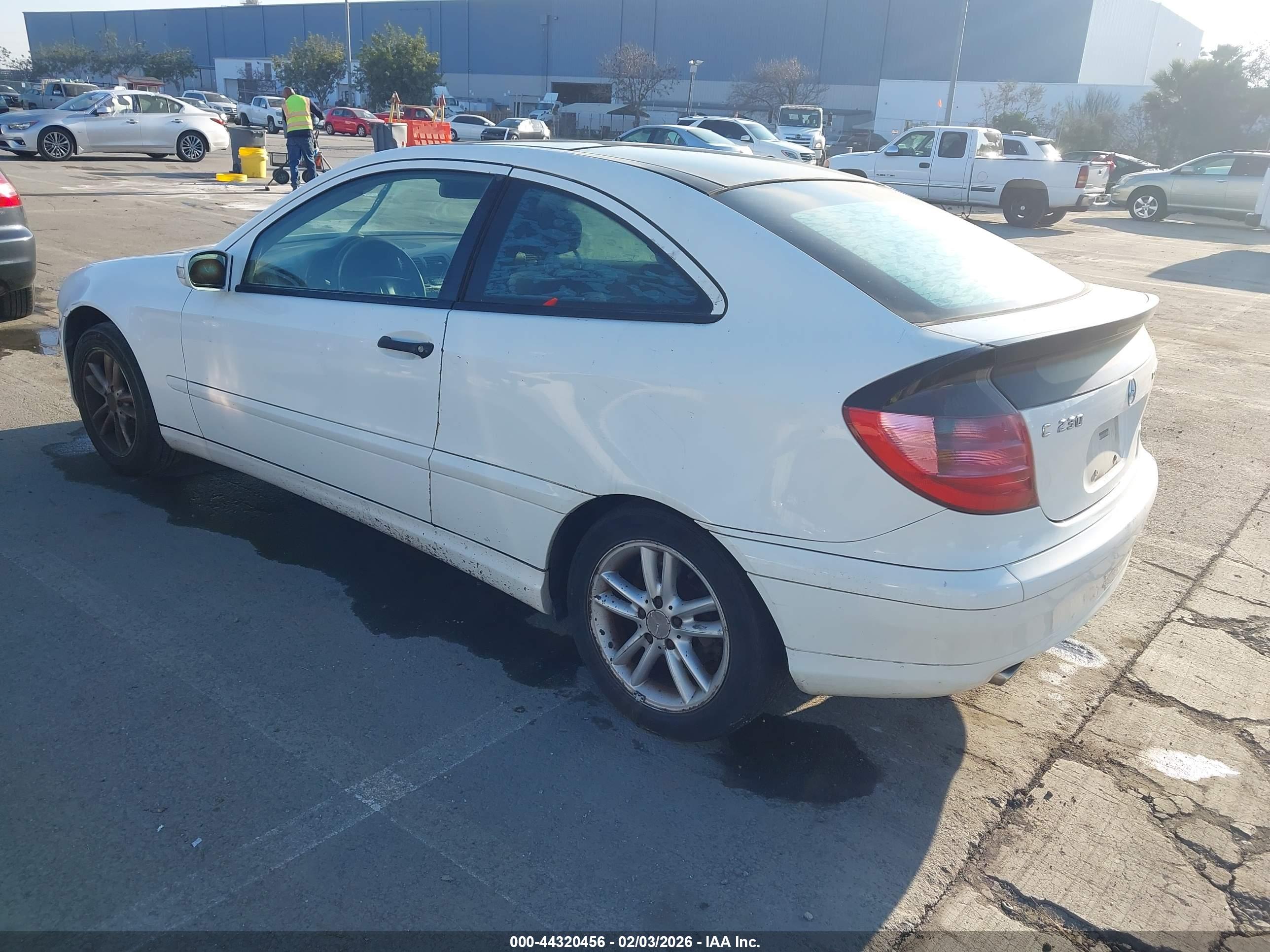 MERCEDES-BENZ C image 3