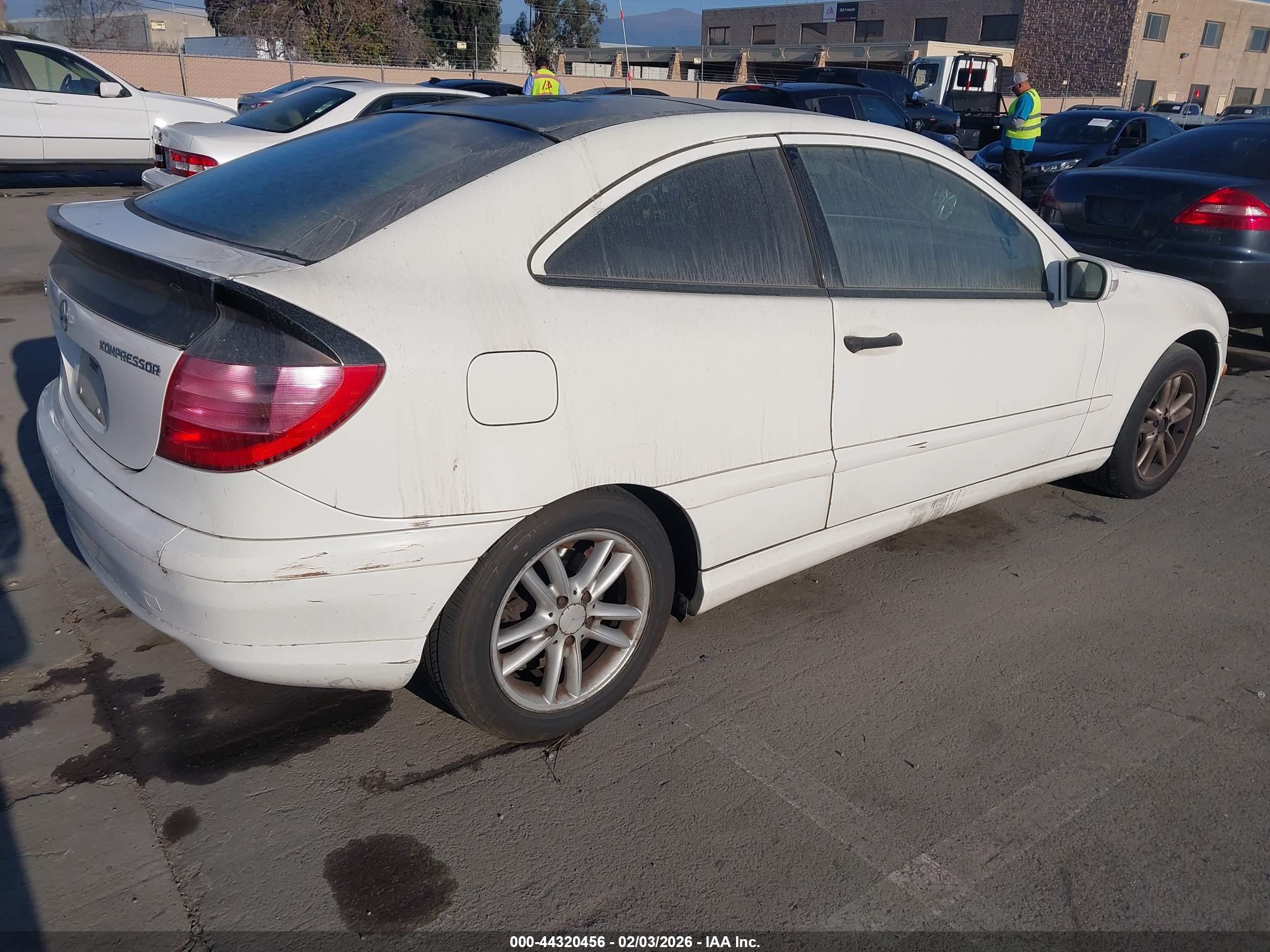 MERCEDES-BENZ C image 4