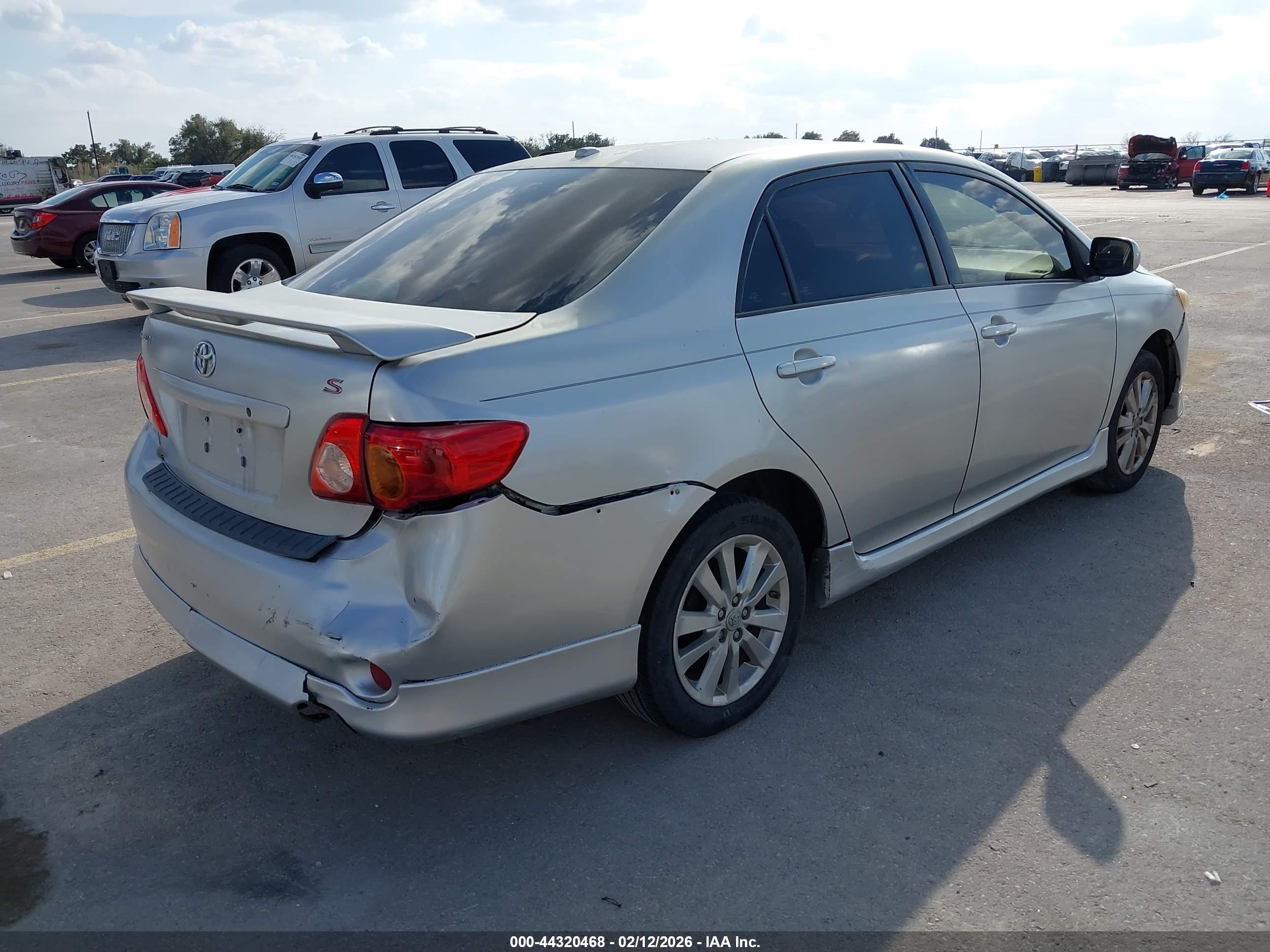 TOYOTA COROLLA image 4