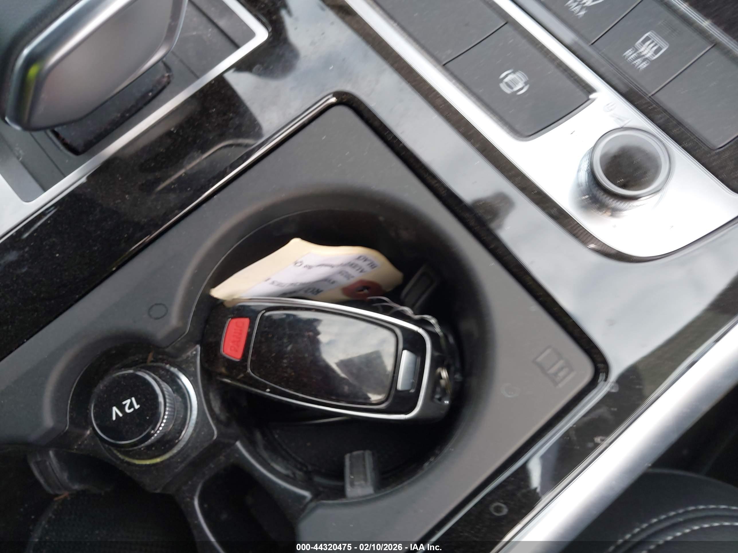 AUDI Q7 image 11