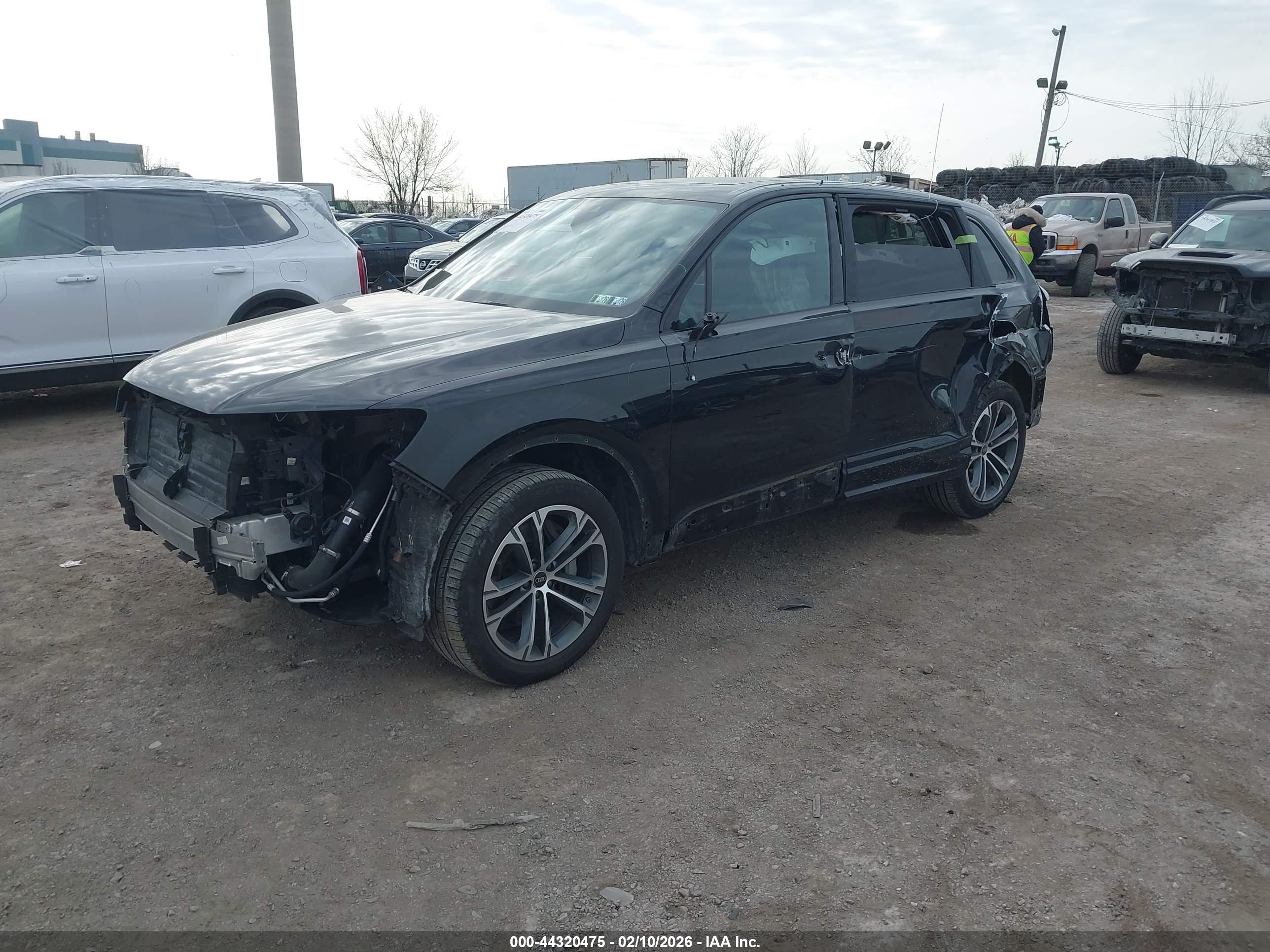 AUDI Q7 image 2