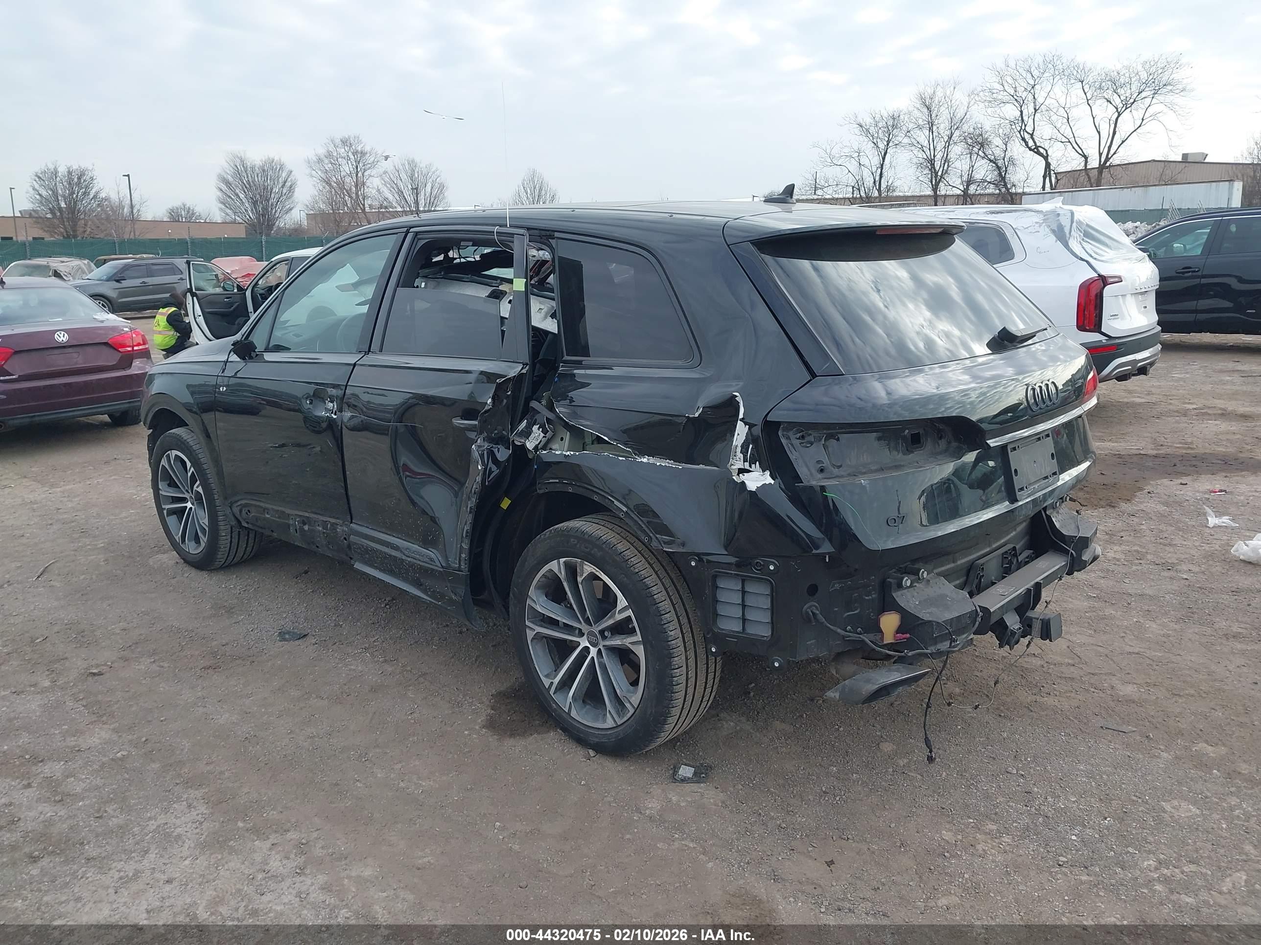 AUDI Q7 image 3