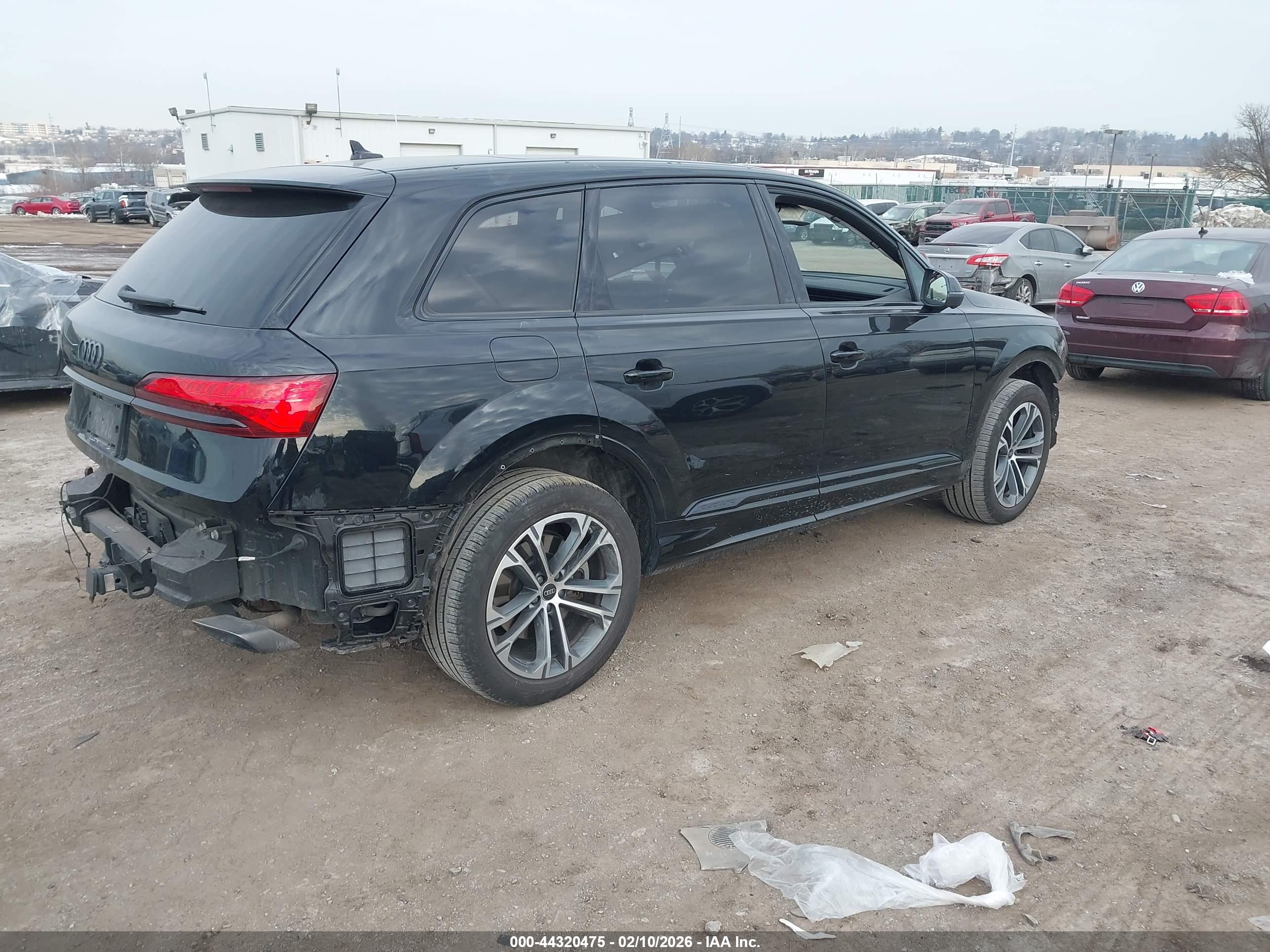 AUDI Q7 image 4