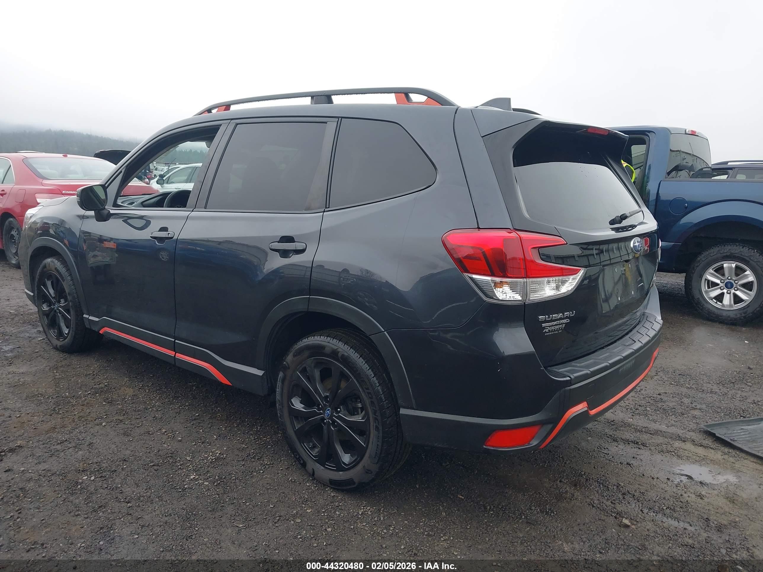 SUBARU FORESTER image 3