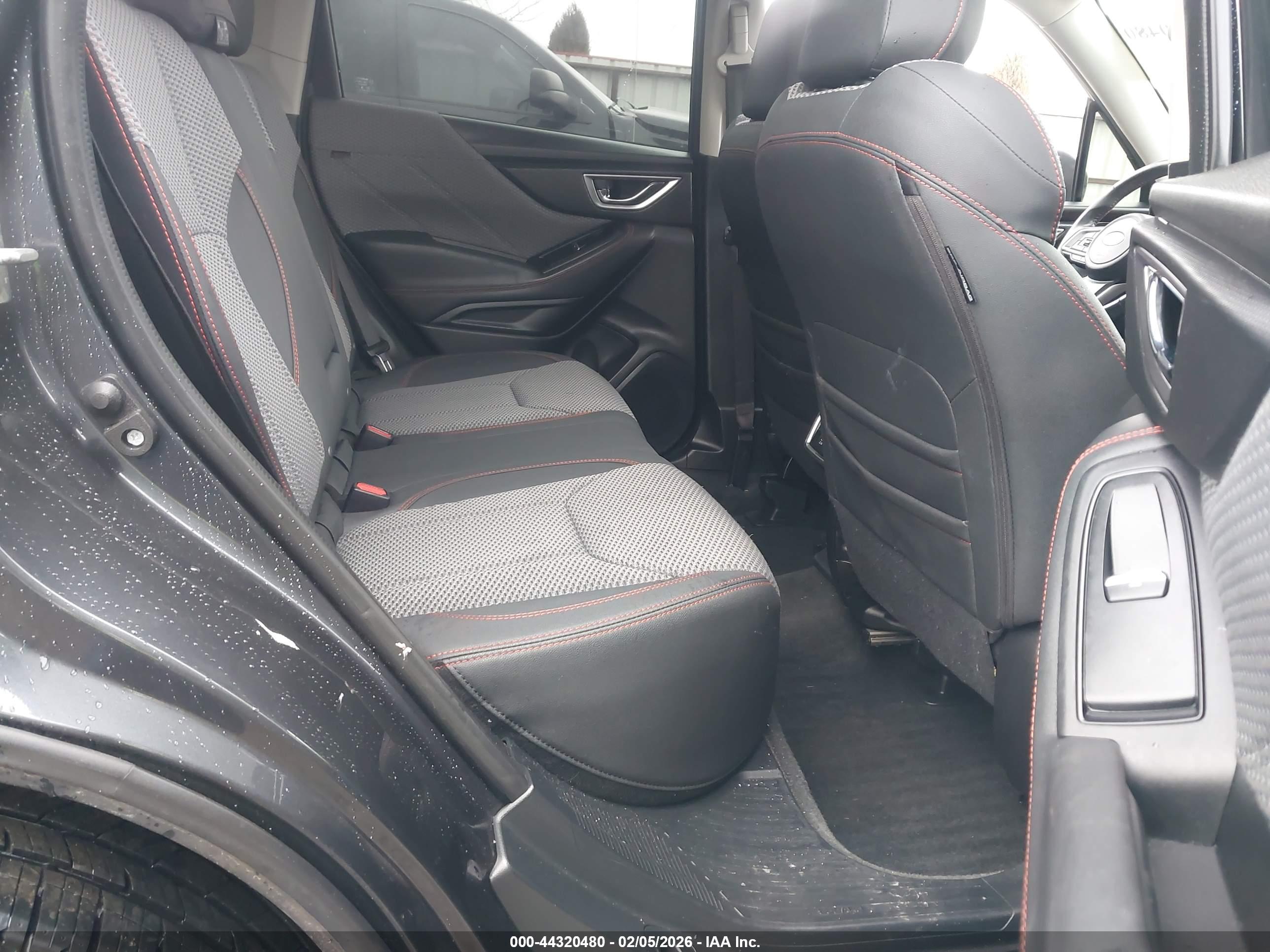 SUBARU FORESTER image 8