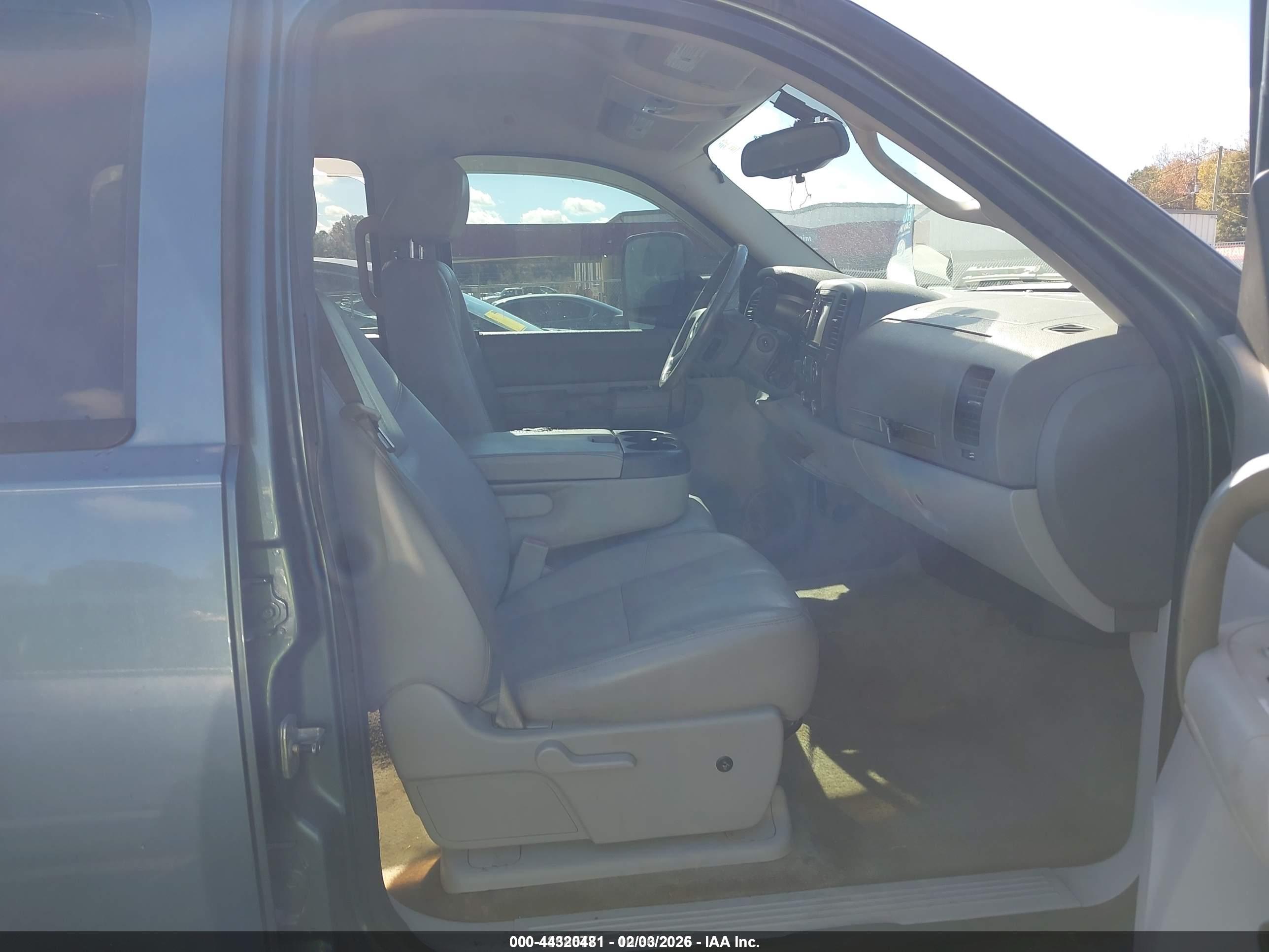 GMC SIERRA image 5