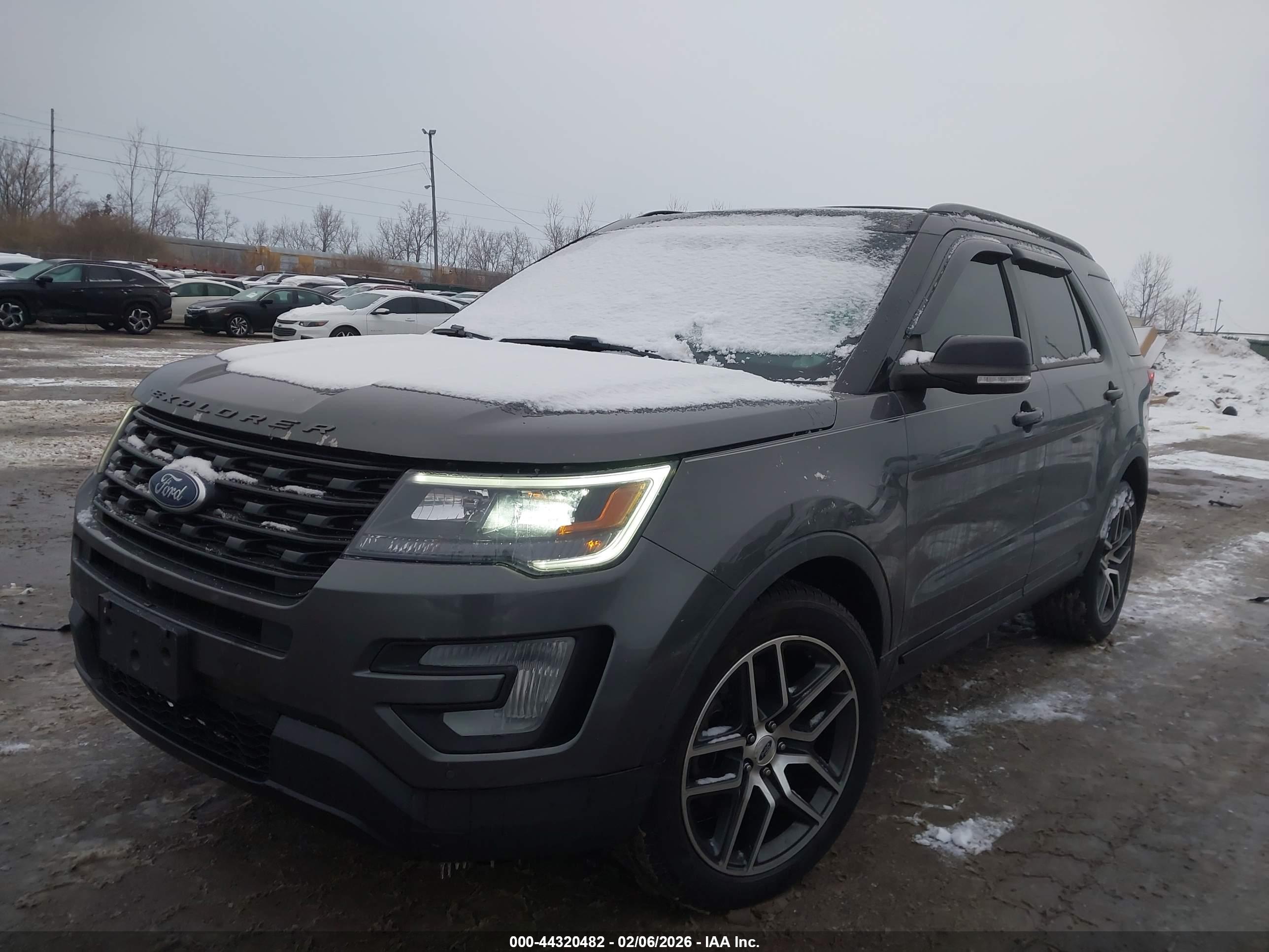 FORD EXPLORER image 2