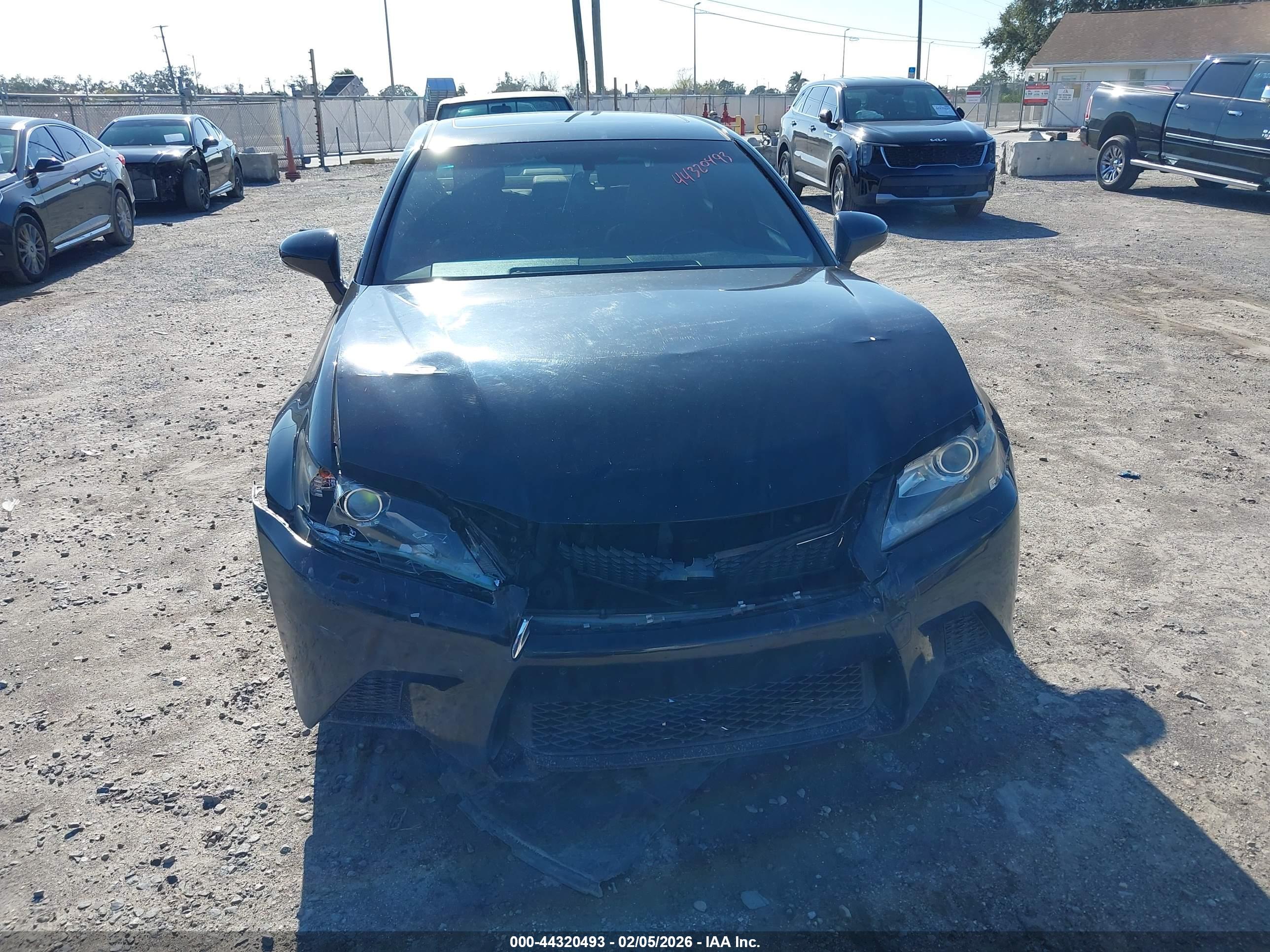 LEXUS GS image 6