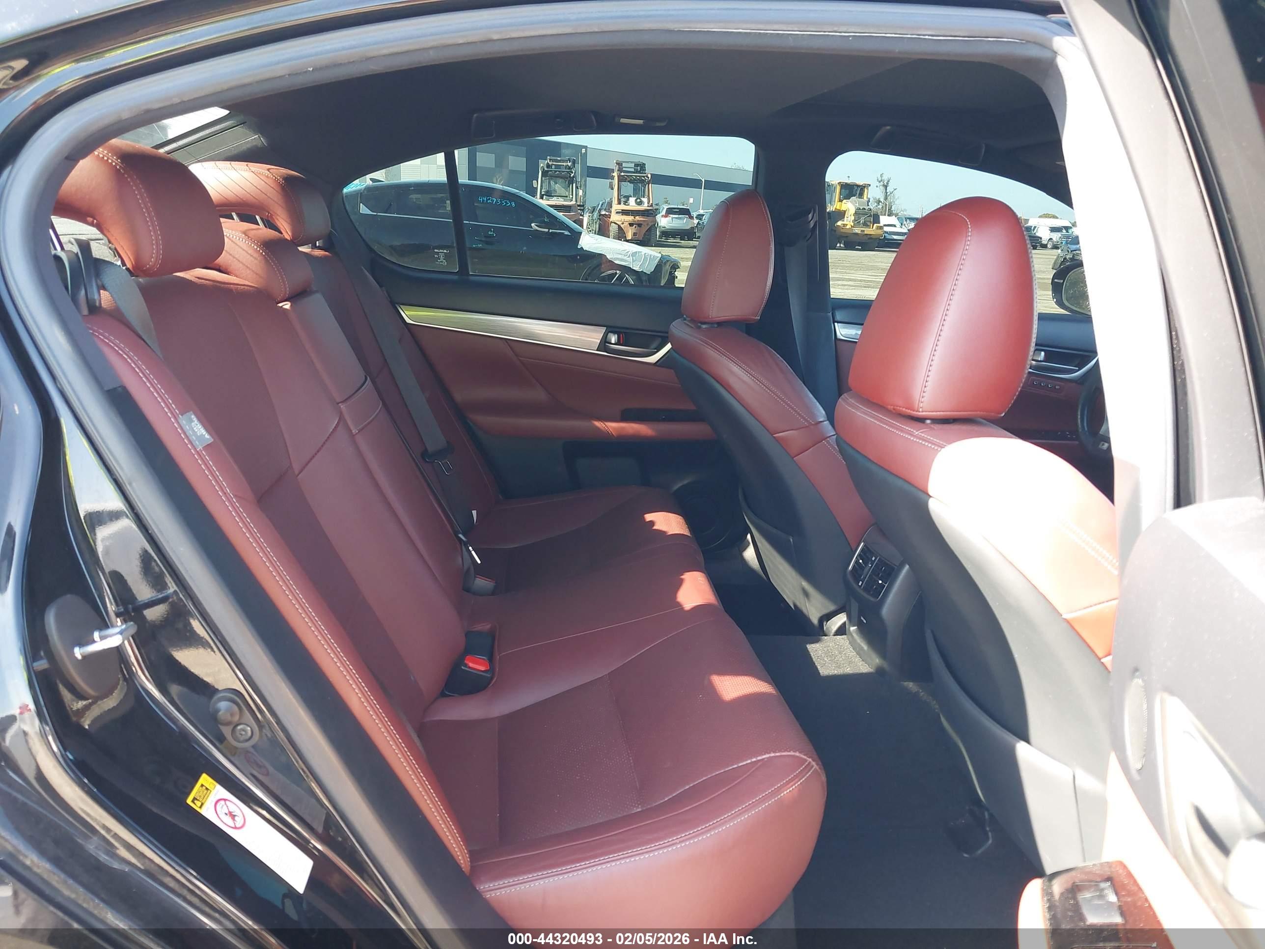 LEXUS GS image 8