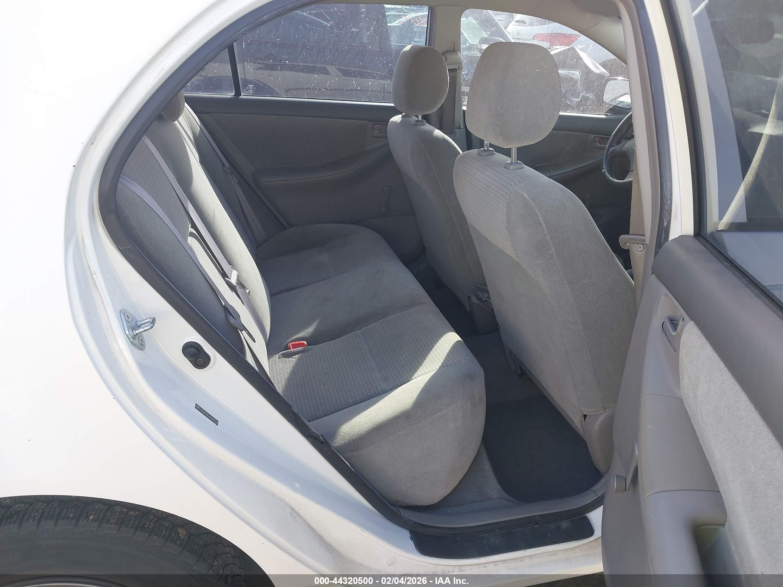 TOYOTA COROLLA image 8