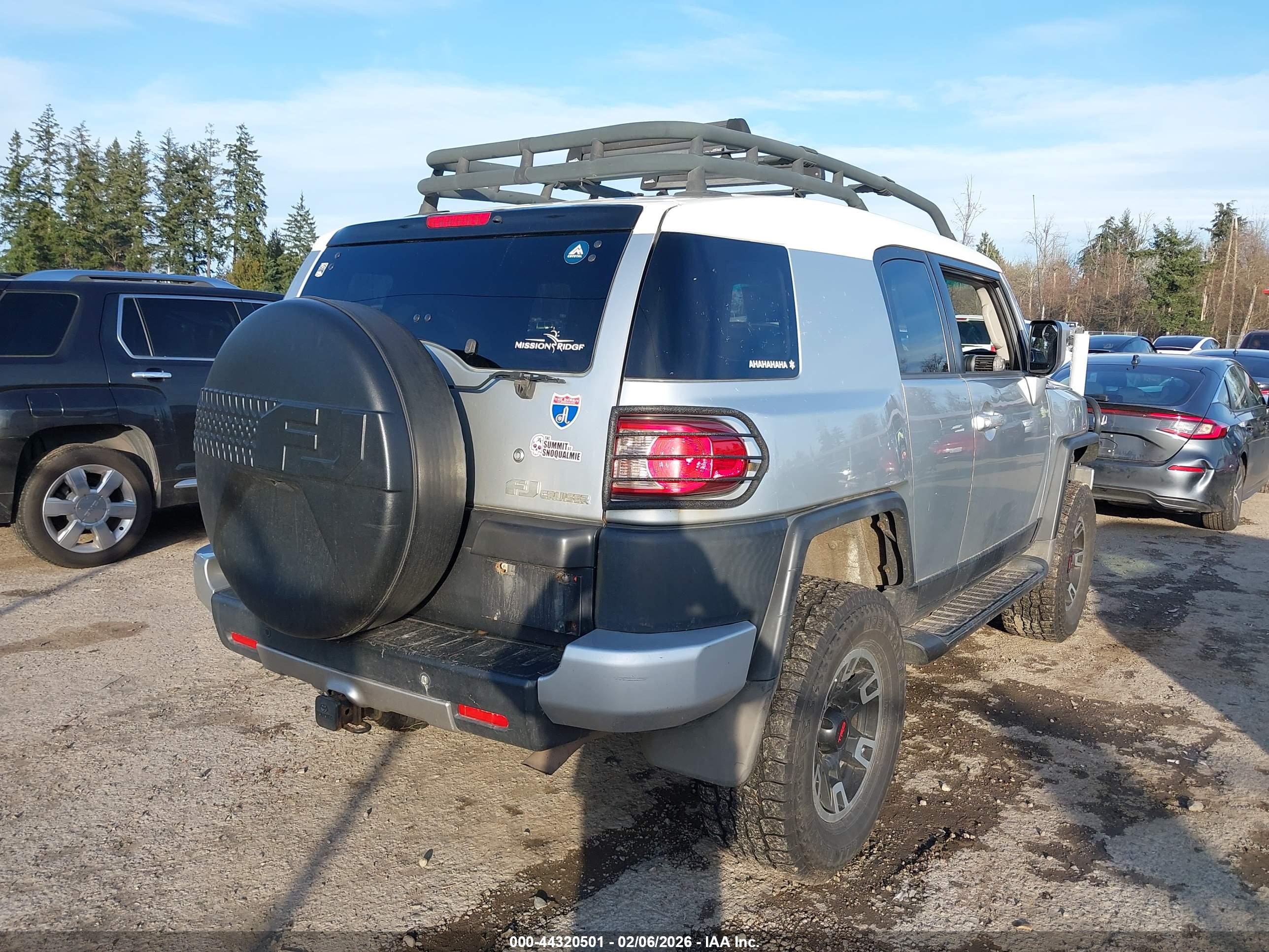 TOYOTA FJ image 4