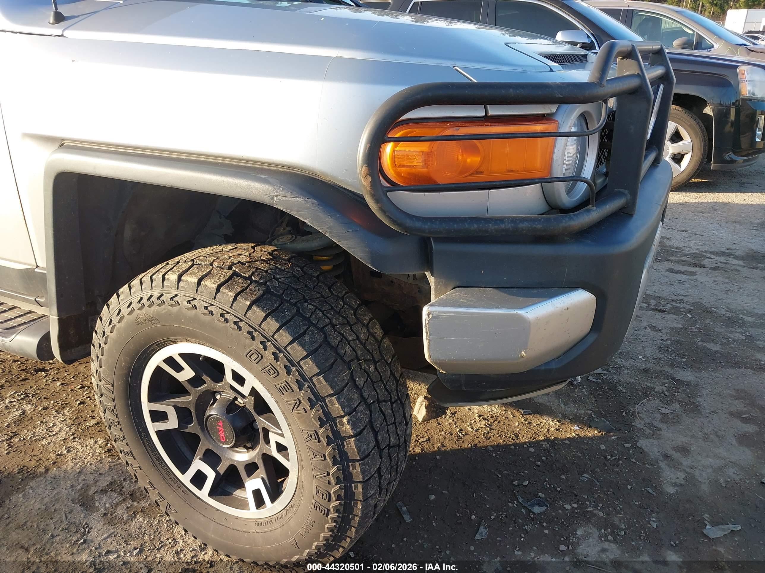 TOYOTA FJ image 6
