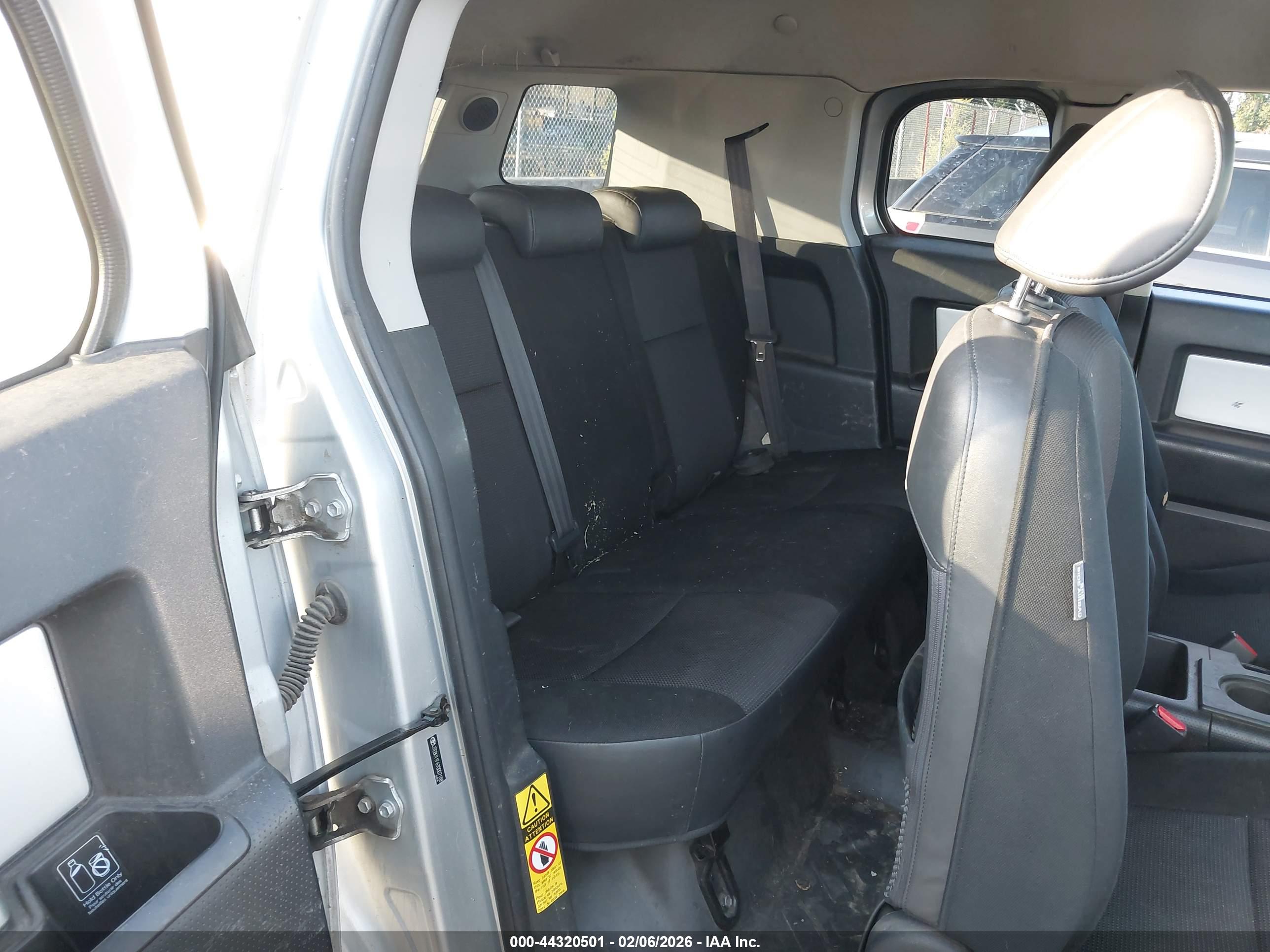TOYOTA FJ image 8