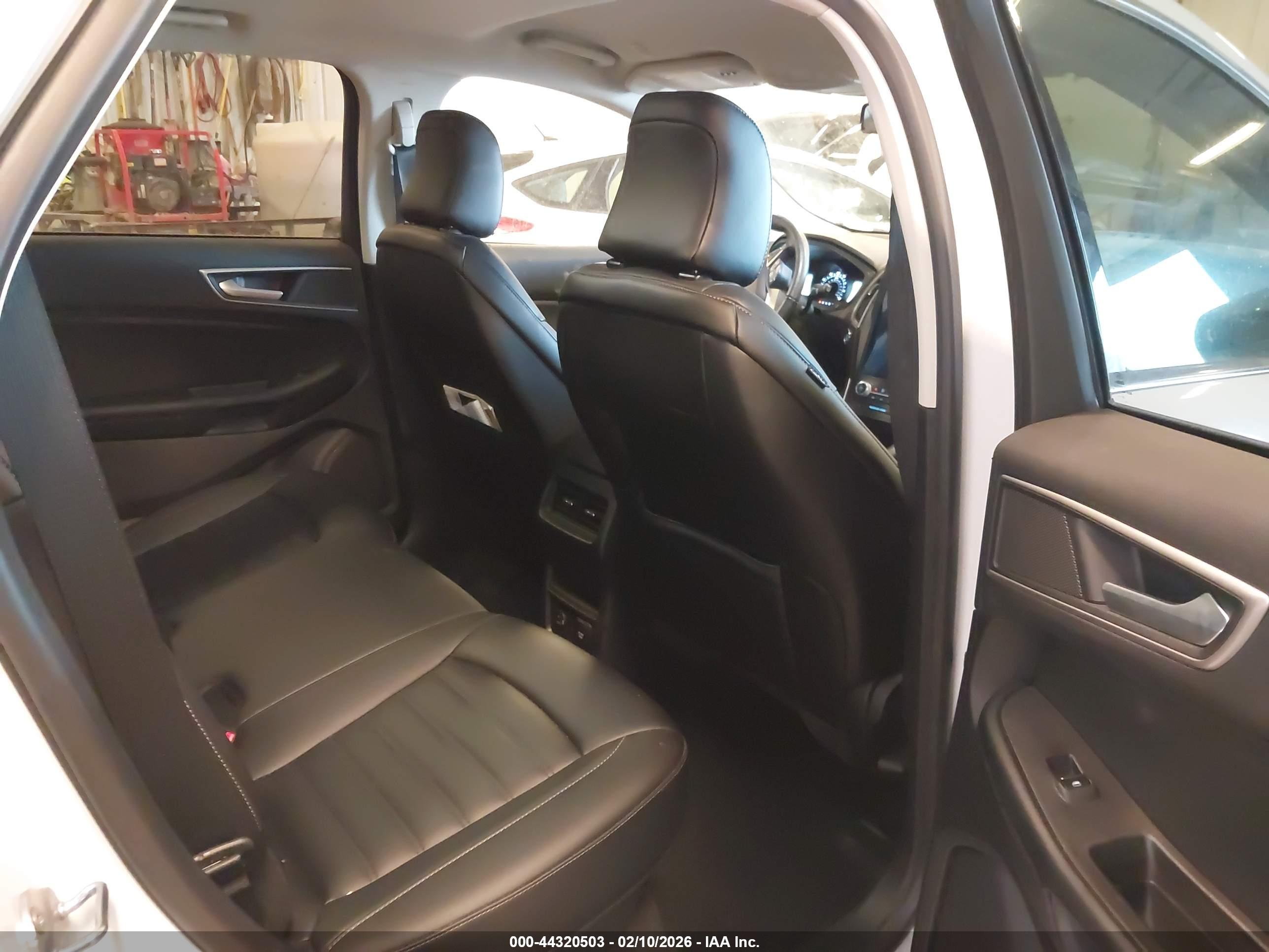 FORD EDGE image 8