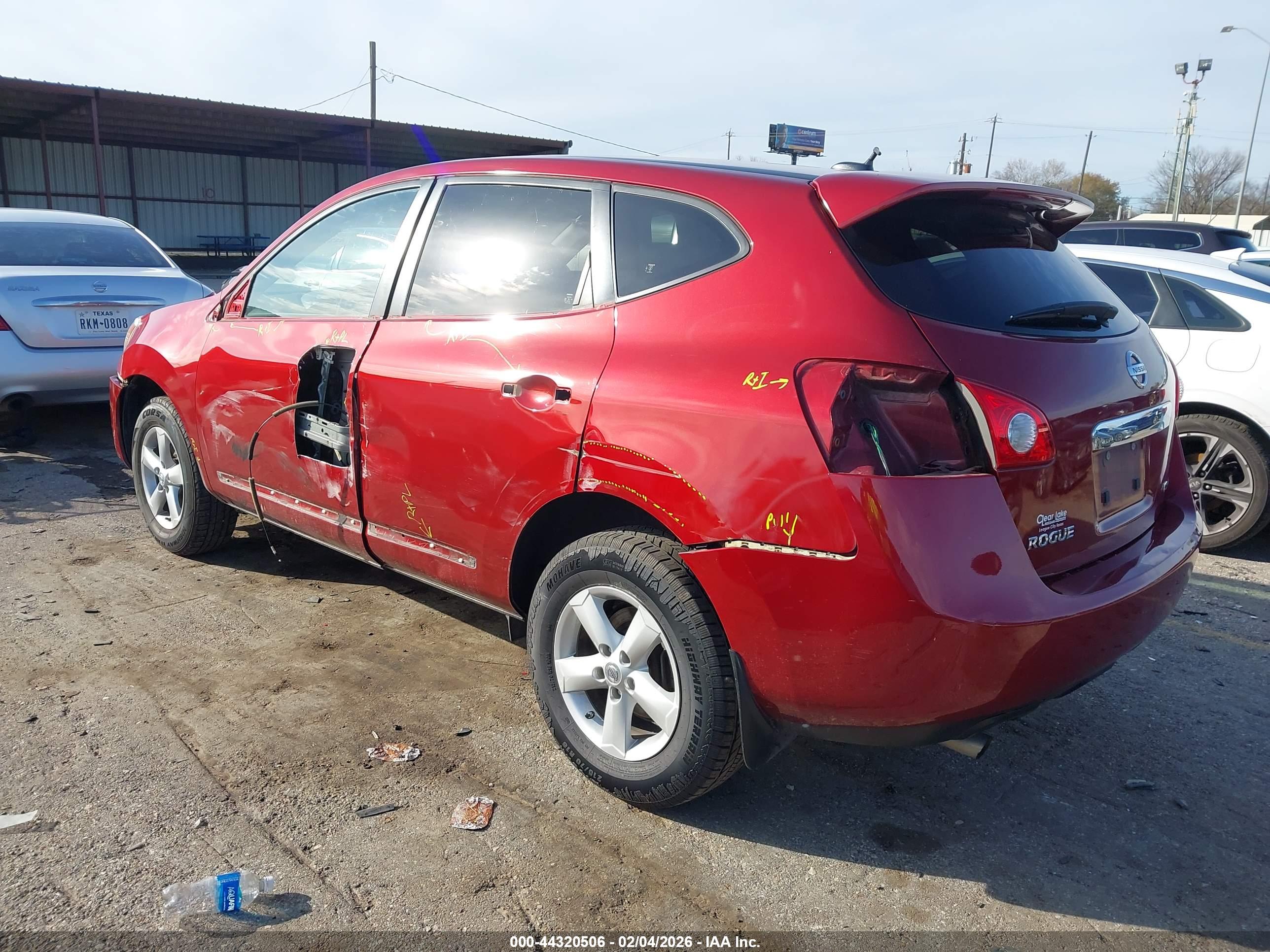 NISSAN ROGUE image 3