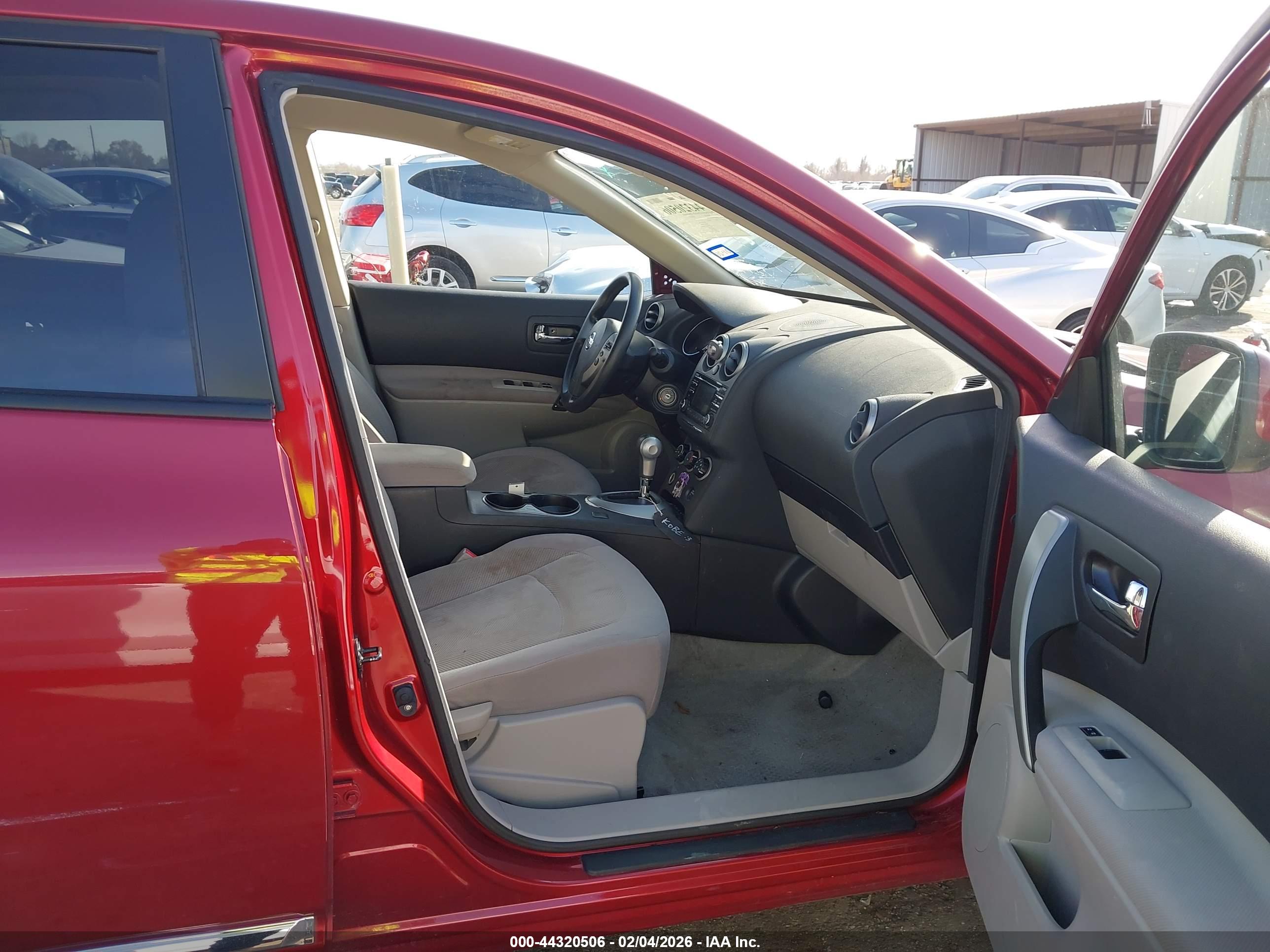 NISSAN ROGUE image 5