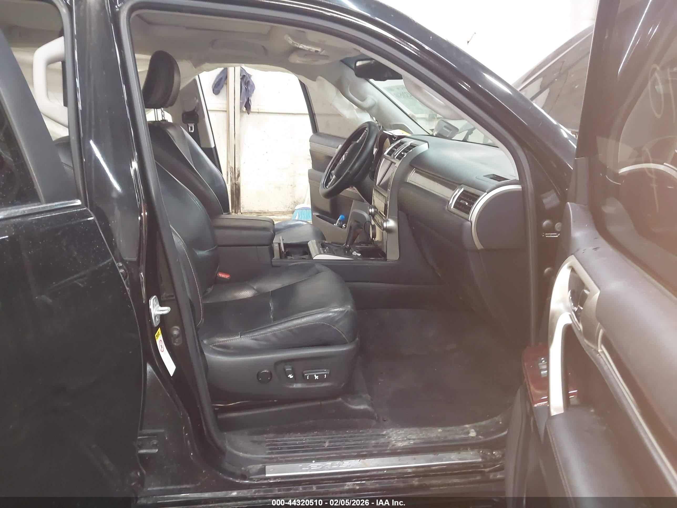 LEXUS GX image 5