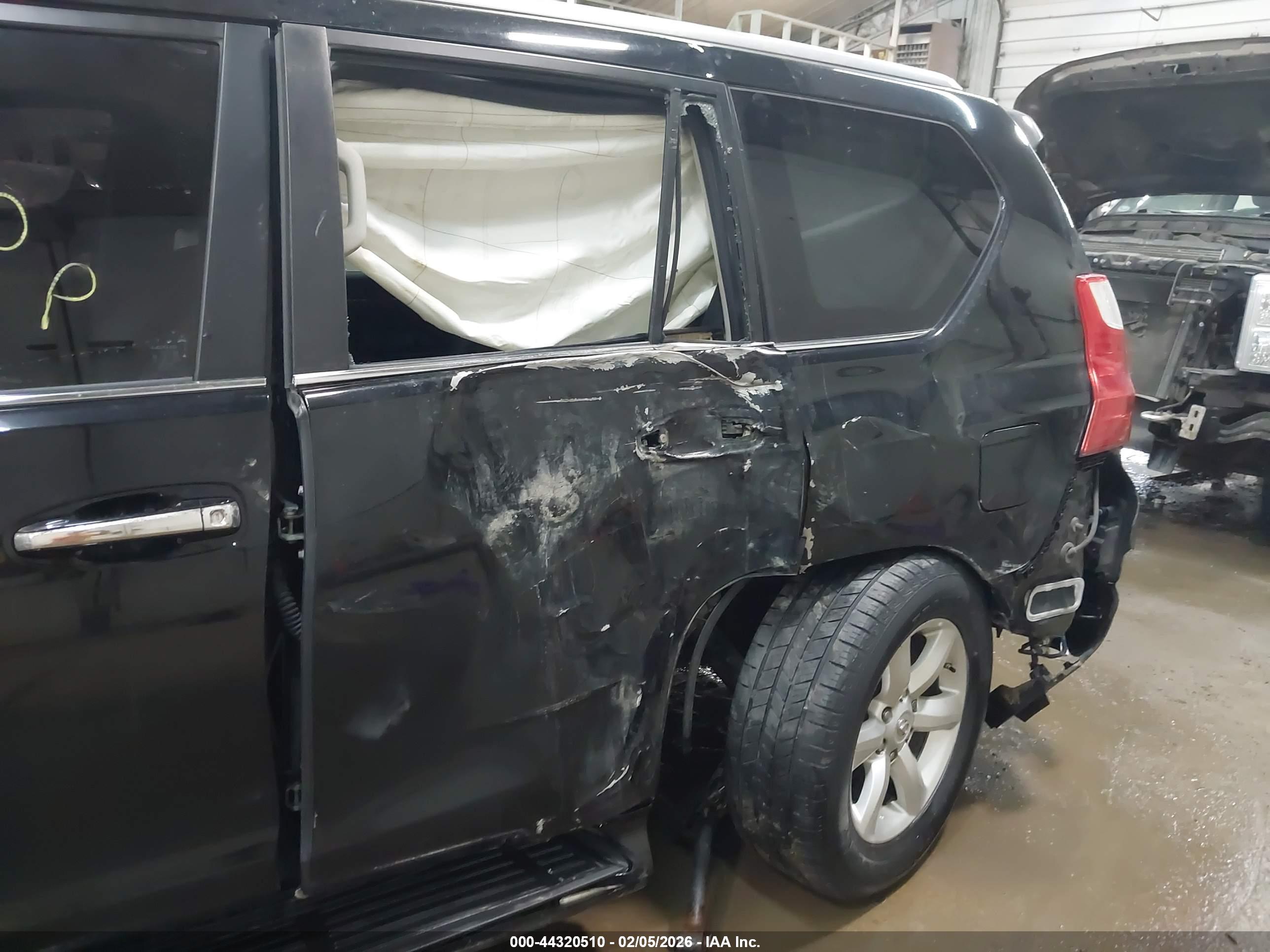LEXUS GX image 6